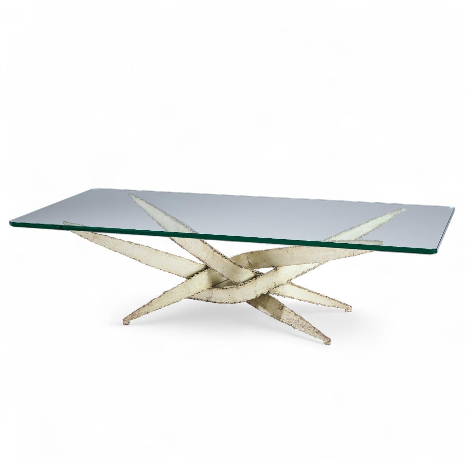 20ième siècle Table basse brutaliste du milieu du siècle de Silas Seandel en vente