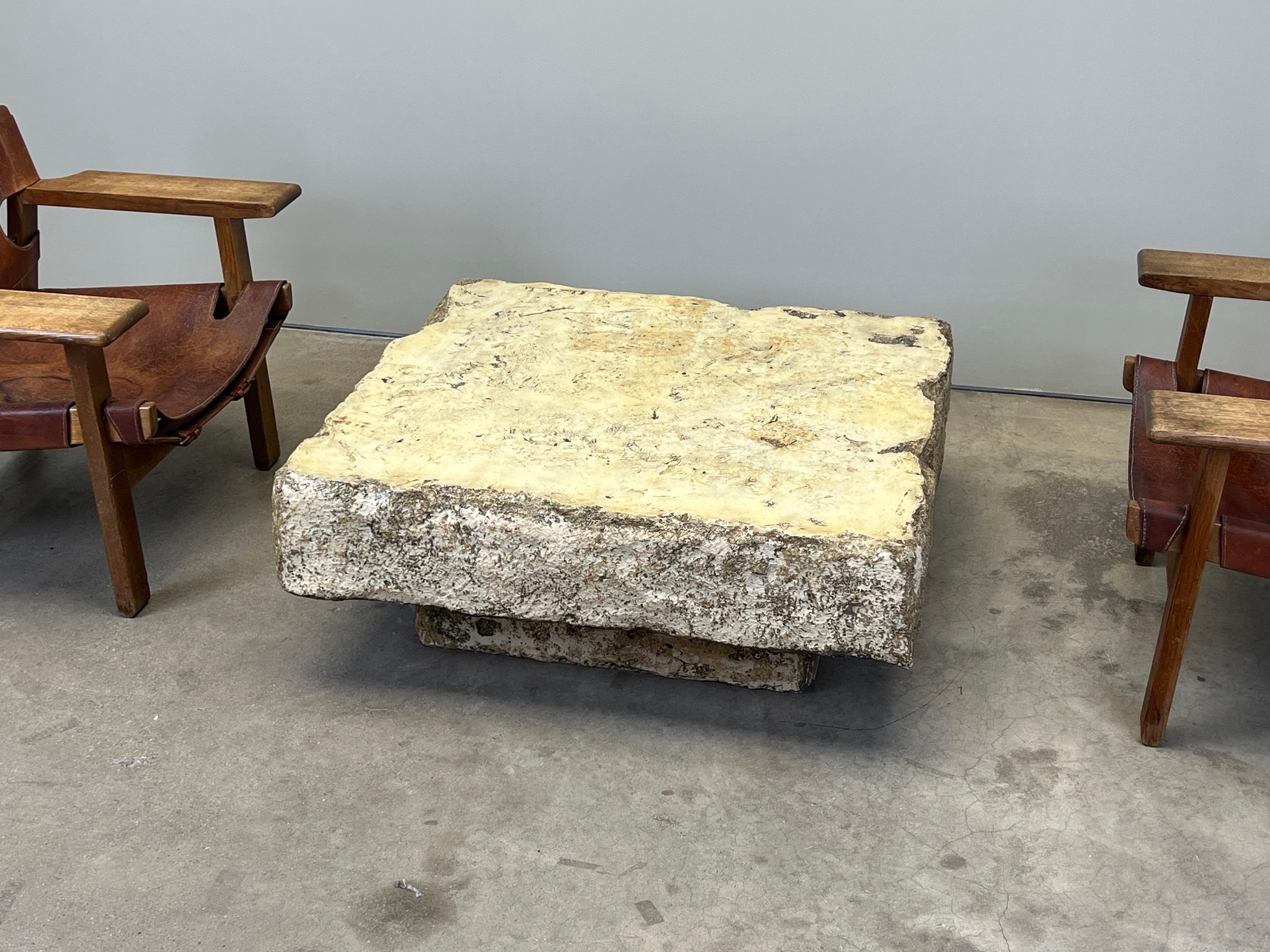 Table basse en fausse pierre Silas Seandel en vente 8