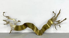 Sculpture murale en laiton Ribbon, Silas Seandel, datant d'environ 1970, signée