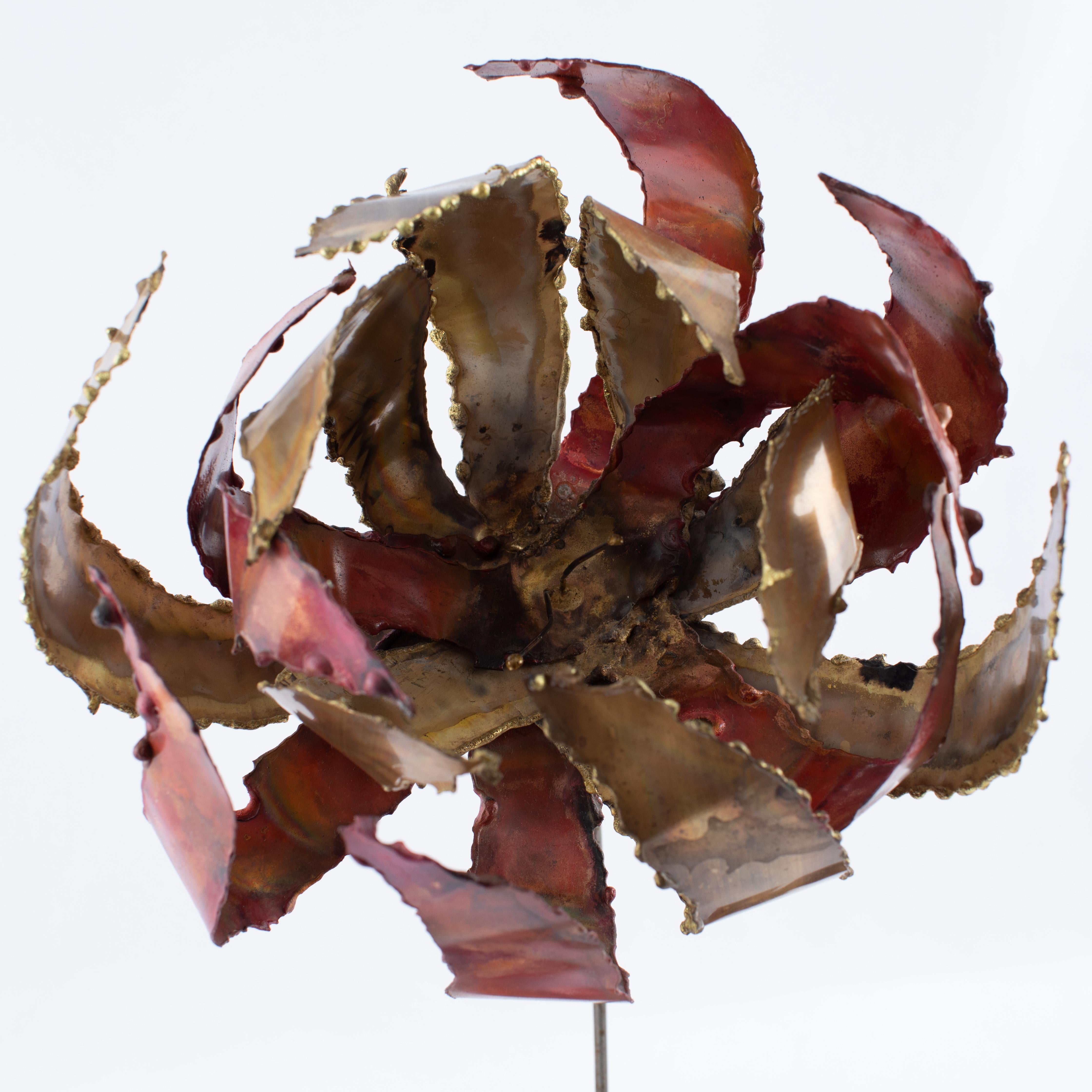 Silas Seandel Steel, Copper and Brass Flower Sculpture, circa 1970s In Good Condition For Sale In Brooklyn, NY