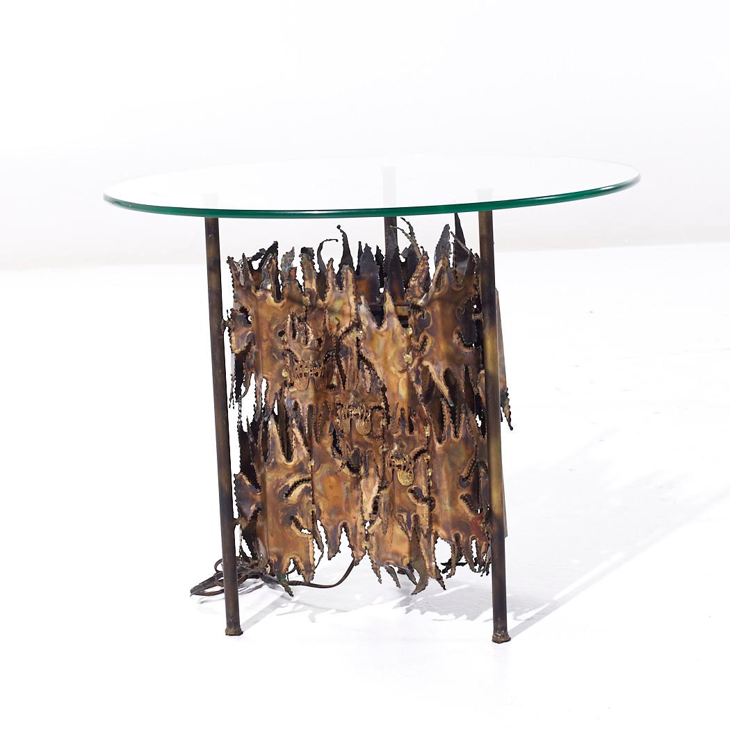 Late 20th Century Silas Seandel Style Brutalist Mid Century Torch Cut Side End Table with Lamp For Sale