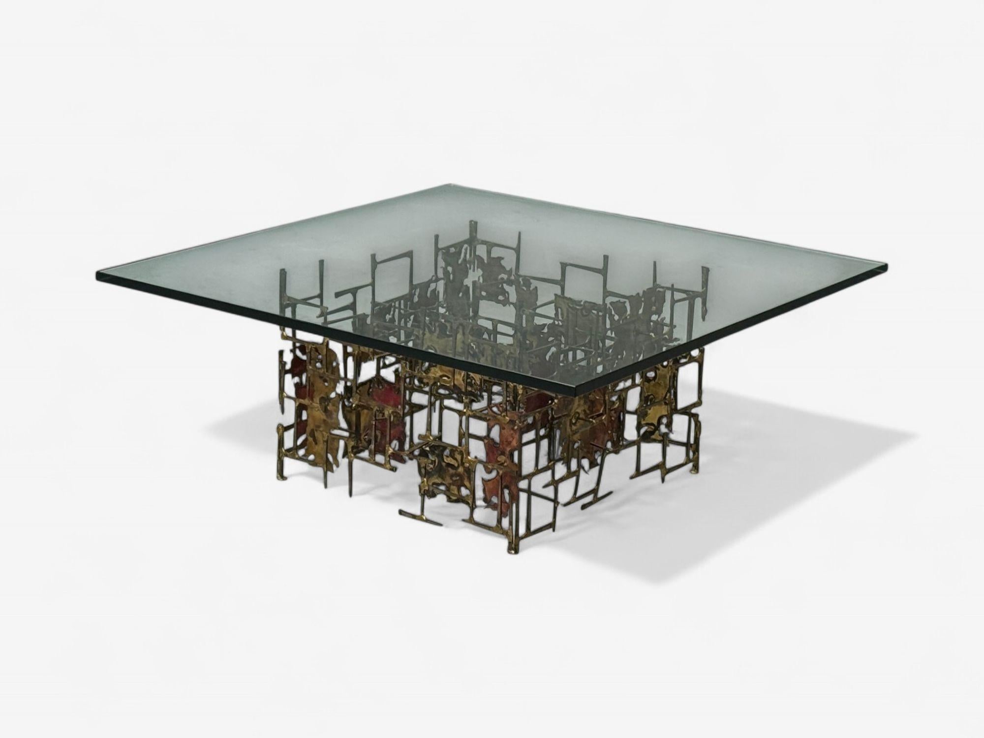 Estilo Silas Seandel, Moderno Brutalista, Metal, Cristal, Mesa de centro, EE.UU., Década de 1970

Una mesa de centro moderna brutalista con grandes similitudes con Silas Seandel y otros creadores del movimiento brutalista, como Paul Evans y Daniel