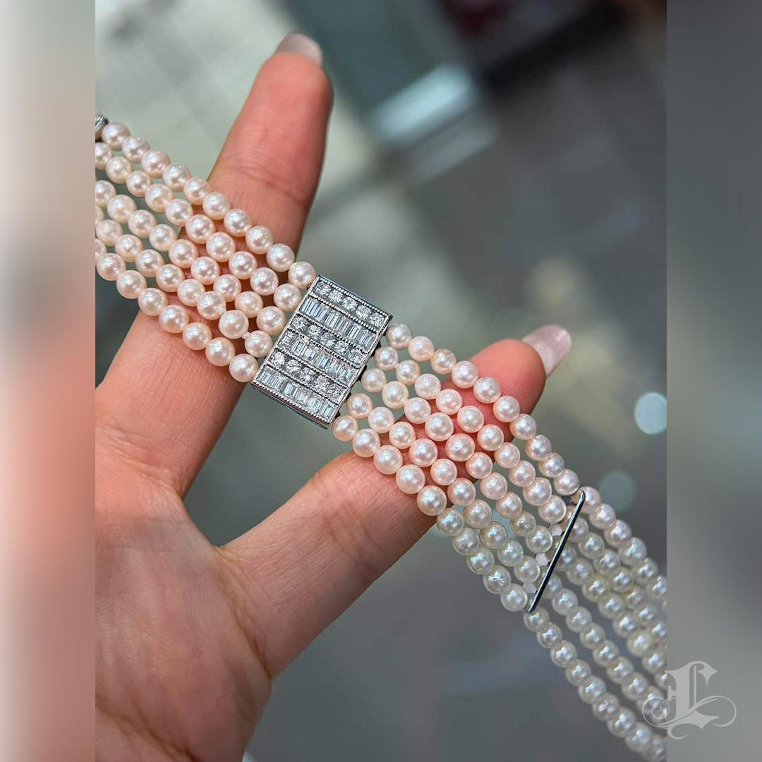 【Silent Geometry】 Fünfreihiges Baby Akoya Perlen- & Diamantarmband aus 18K Weißgold im Angebot 3