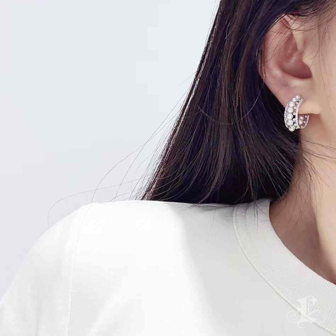 Uncut 【Silent Geometry】Baby Akoya Architectural Hoop Earrings For Sale