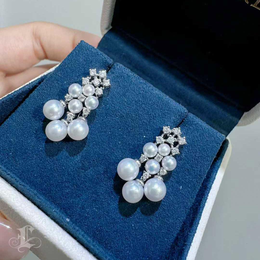 【Silent Geometry】Baby Akoya Diamond Cluster Earrings For Sale 1