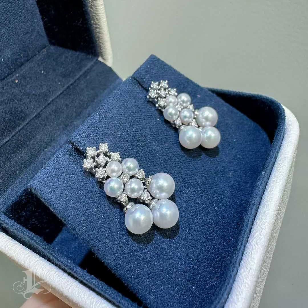 【Silent Geometry】Baby Akoya Diamond Cluster Earrings For Sale 3