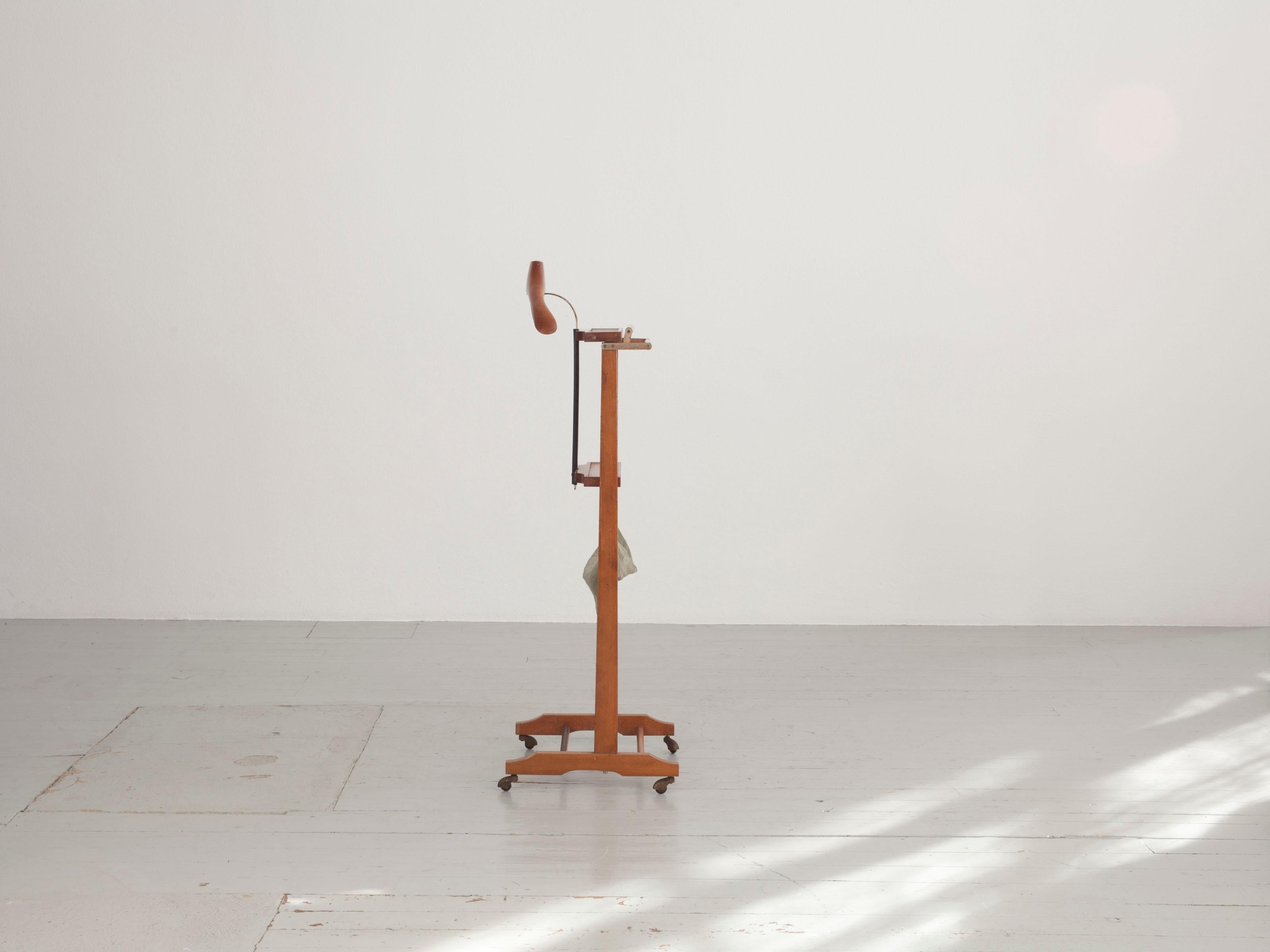 Italian Silent servant from the 50s or 60s made of beech wood, with castors For Sale