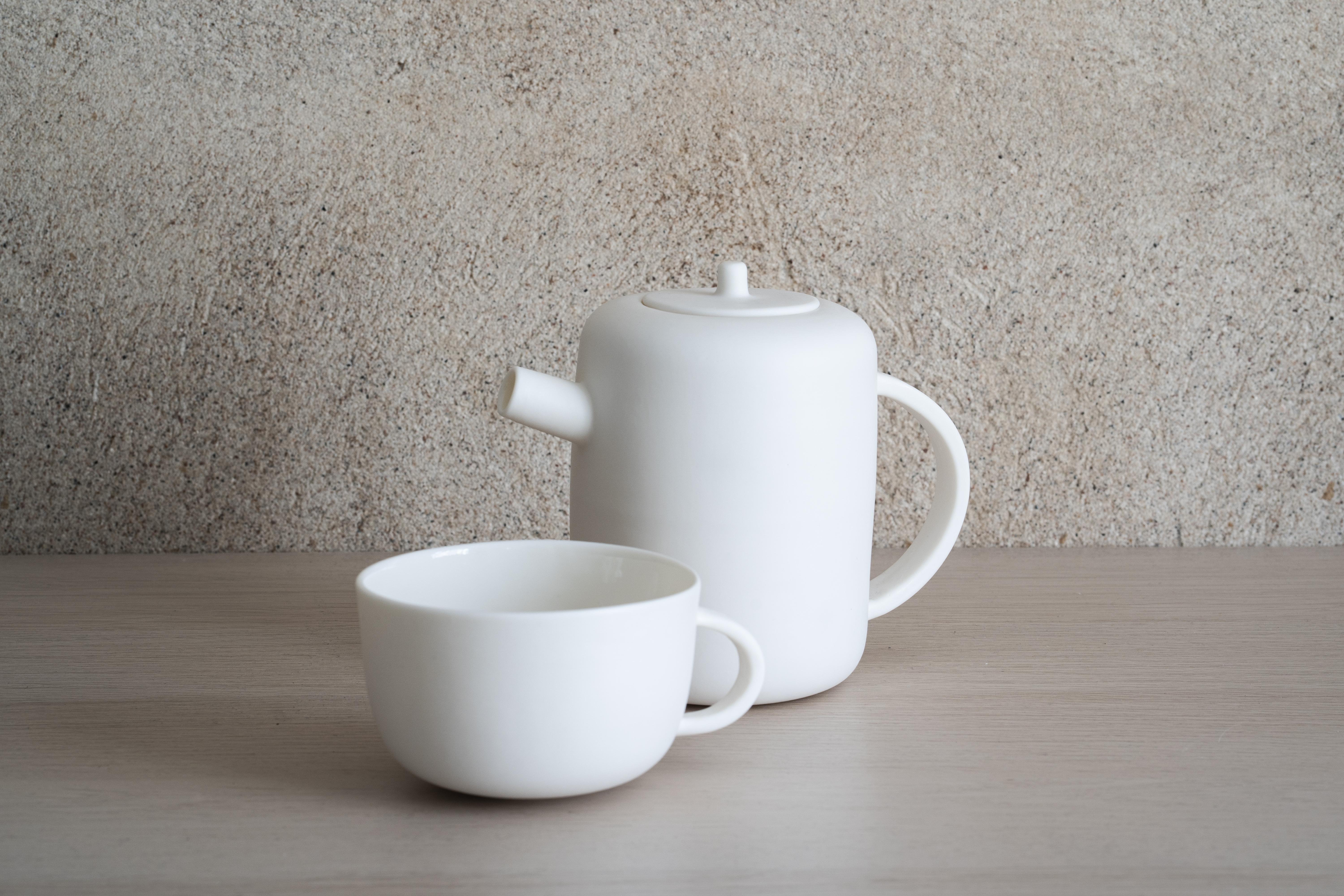 Silent teapot is a porcelain handmade teapot made by the designer in Helsinki,Finland.
