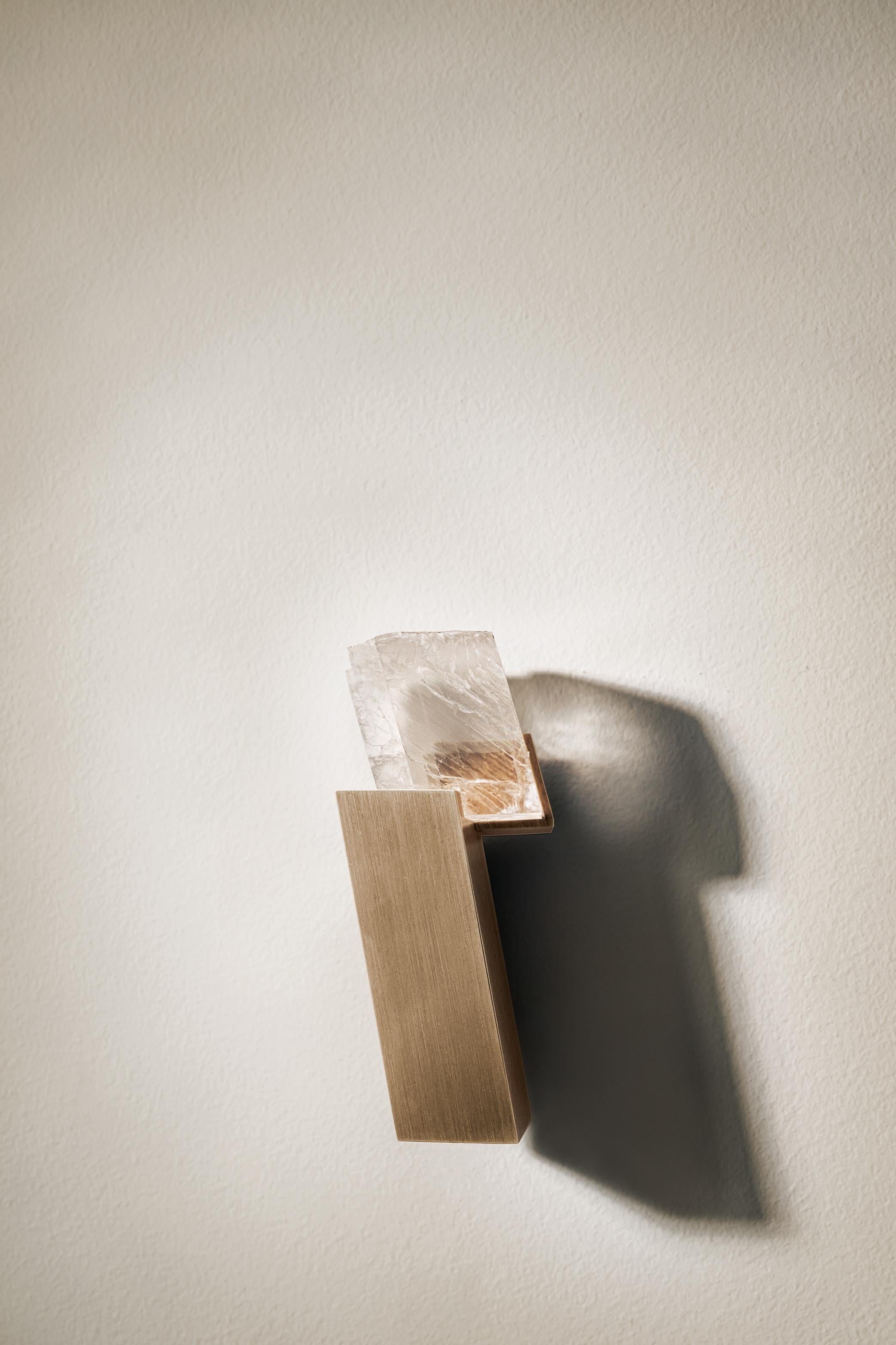 Silf - Sculpture lumineuse unique en laiton et Iceland Spar en vente 2