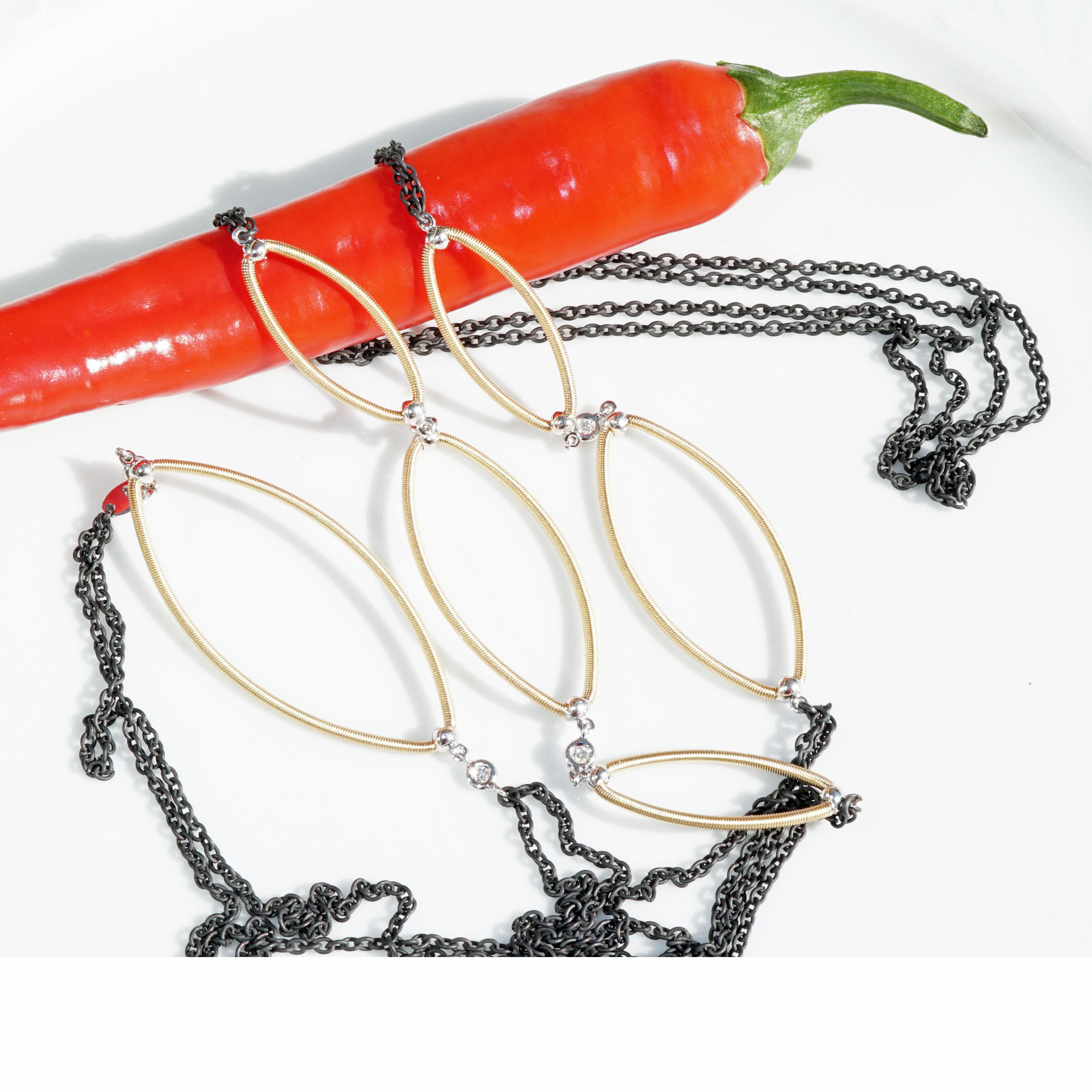 Silhouette Efeu Brilliant Halskette Gold Eisen Wire Wrapping Deutsch Präzision im Angebot 8