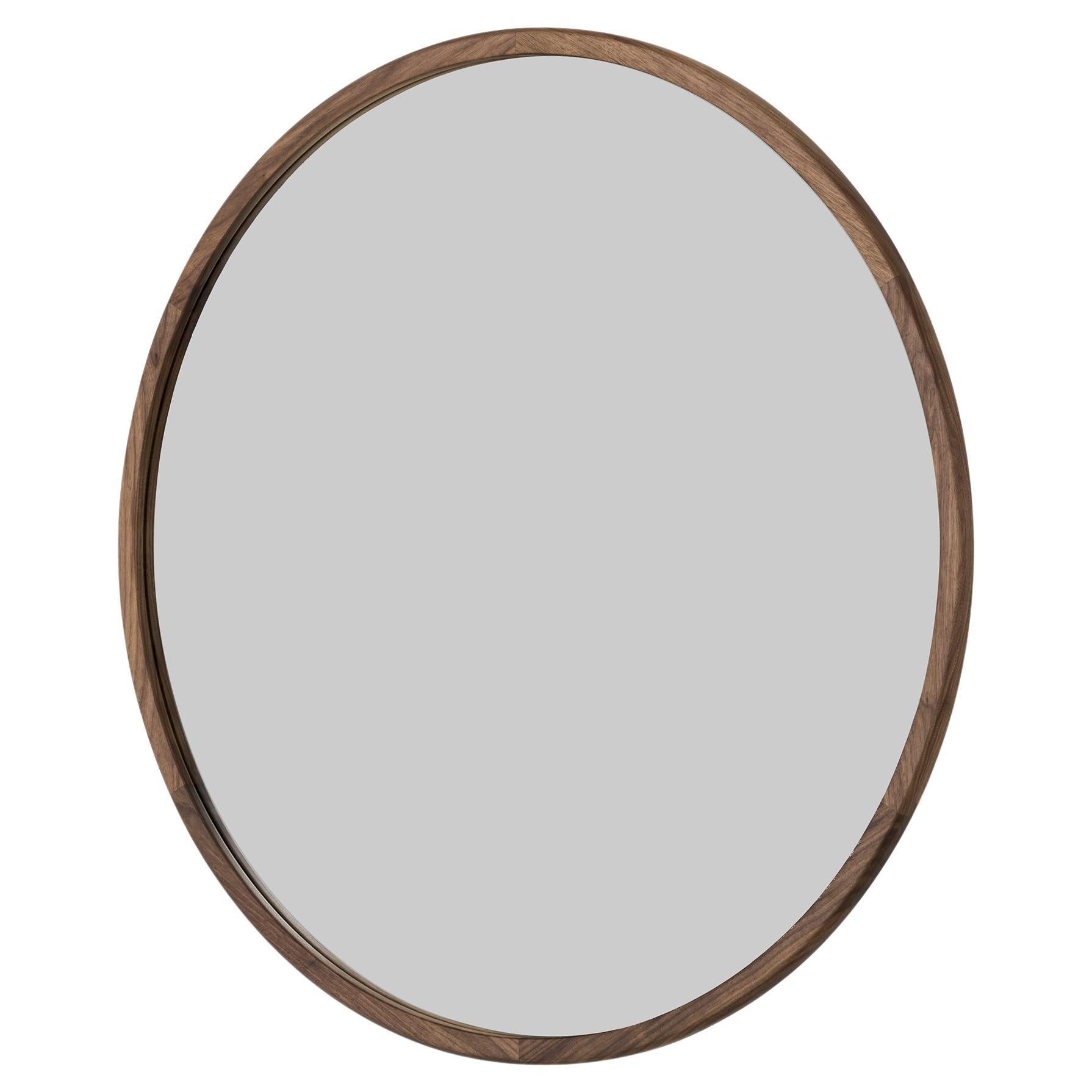 Miroir Silhouette Ø100, traité à l
huile de noyer par OEO Studio pour Fredericia