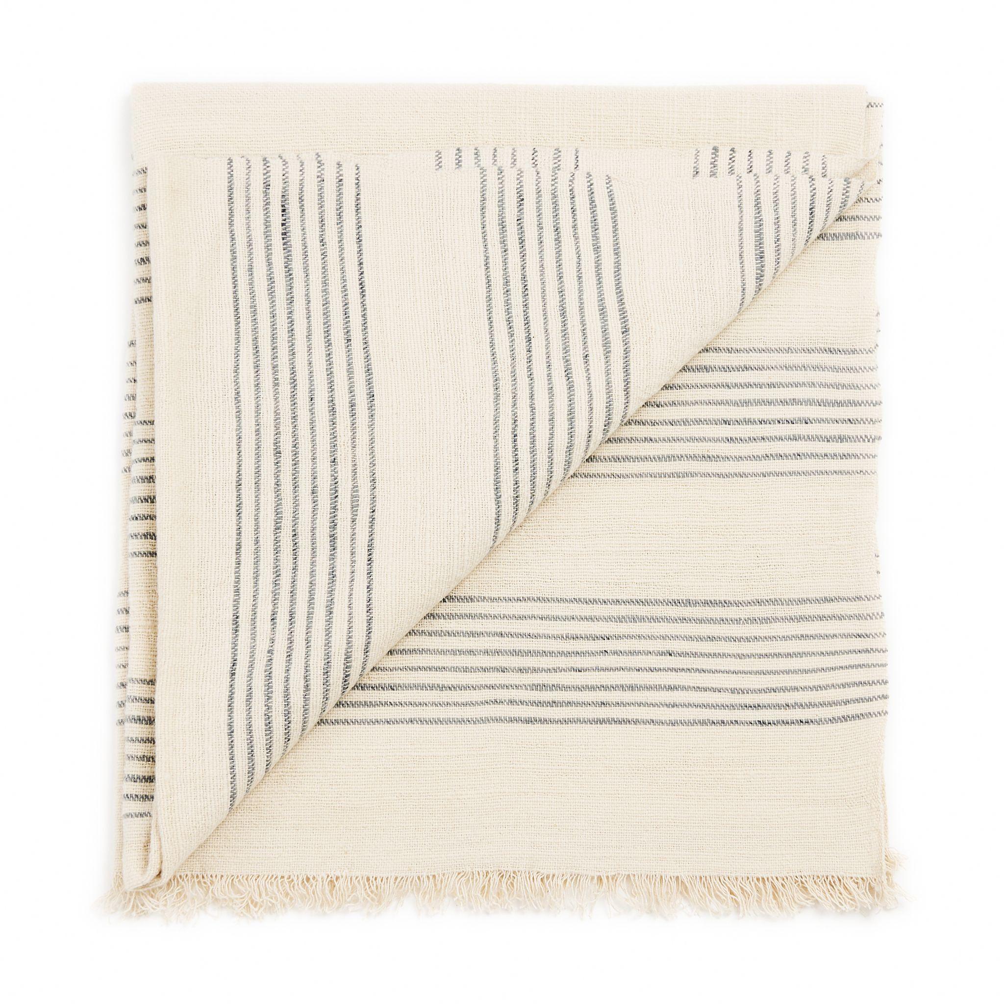 XXI secolo e contemporaneo Silica Gesso Bianco e Grigio a righe con motivo tessuto a mano in morbida lana merino in vendita