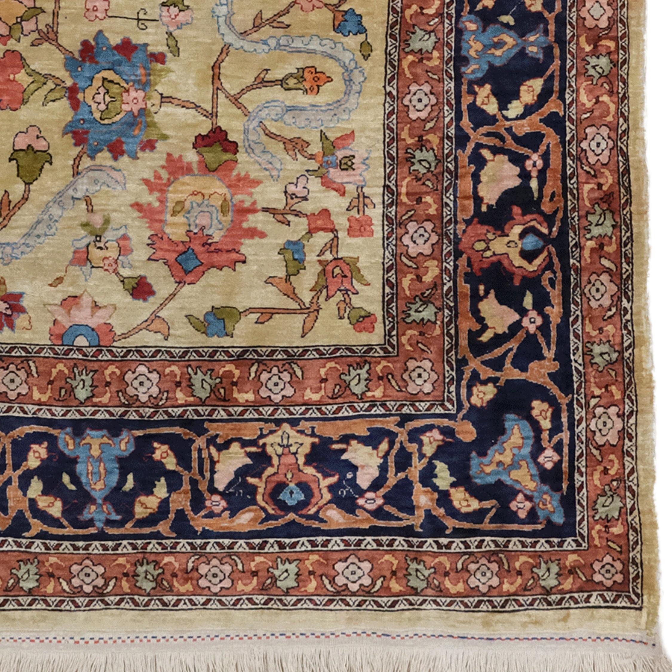 Tappeto Hereke in seta dell'Anatolia - Inizio XX secolo In condizioni buone in vendita a Sultanahmet, 34