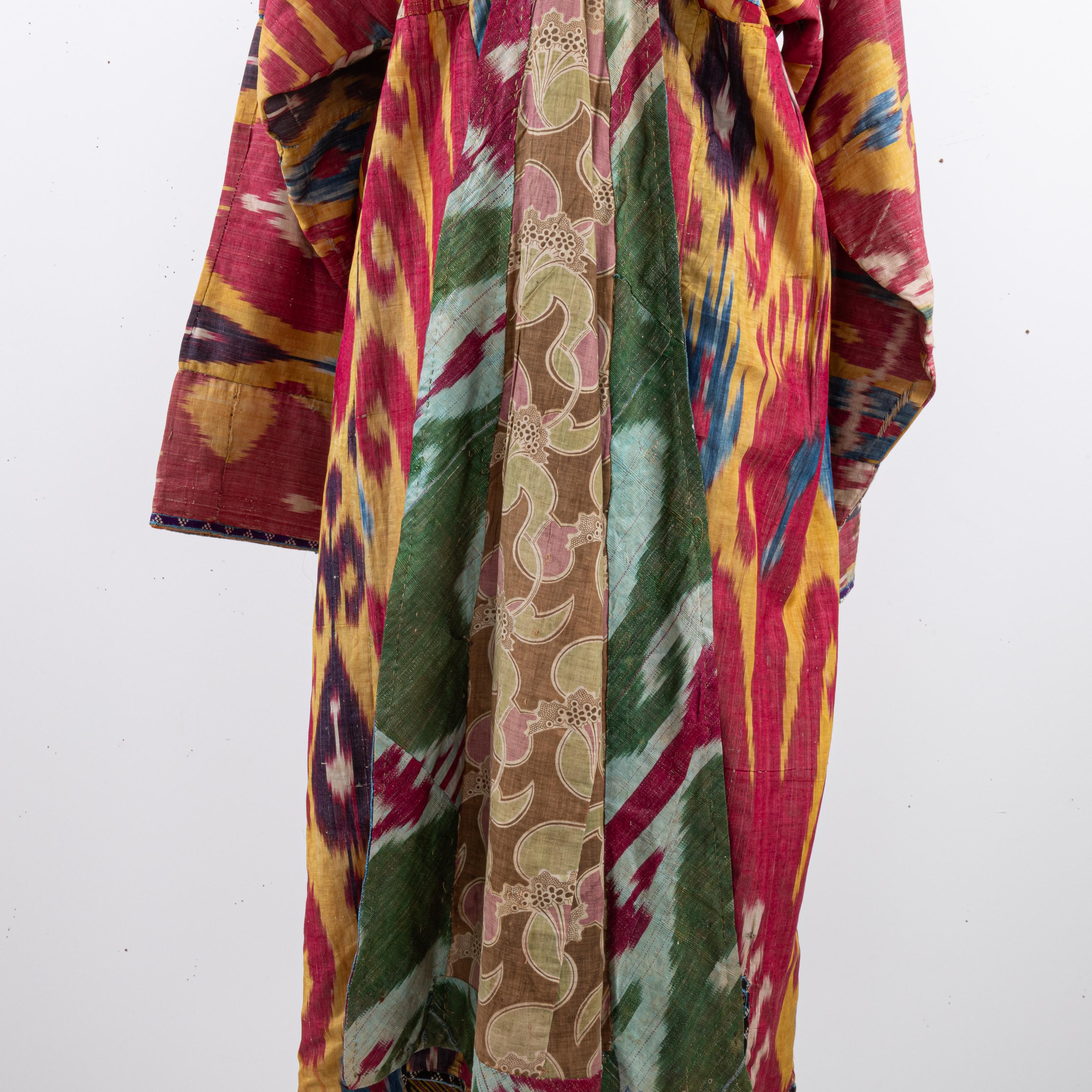 Silk and Cotton  Ikat Chapan, Uzbekistan, Late 19th Century. For Sale 6