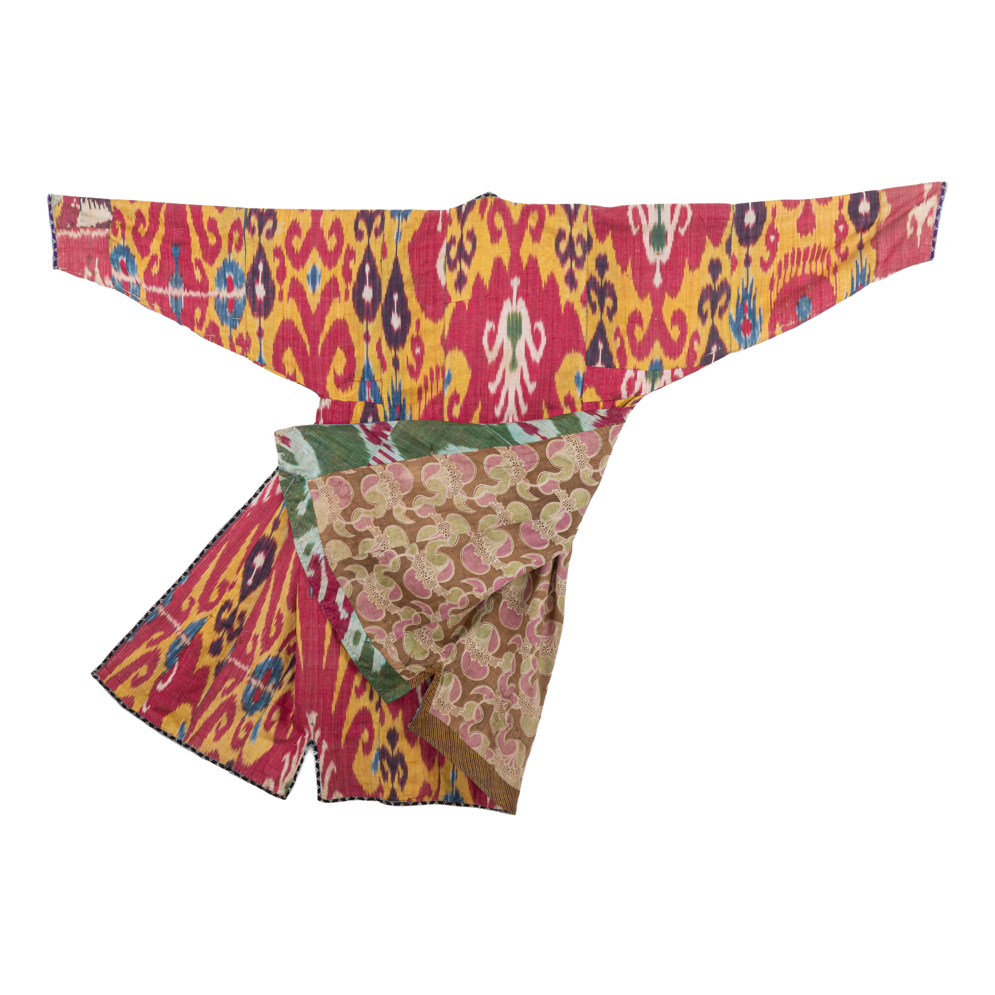 Silk and Cotton  Ikat Chapan, Uzbekistan, Late 19th Century. For Sale 3