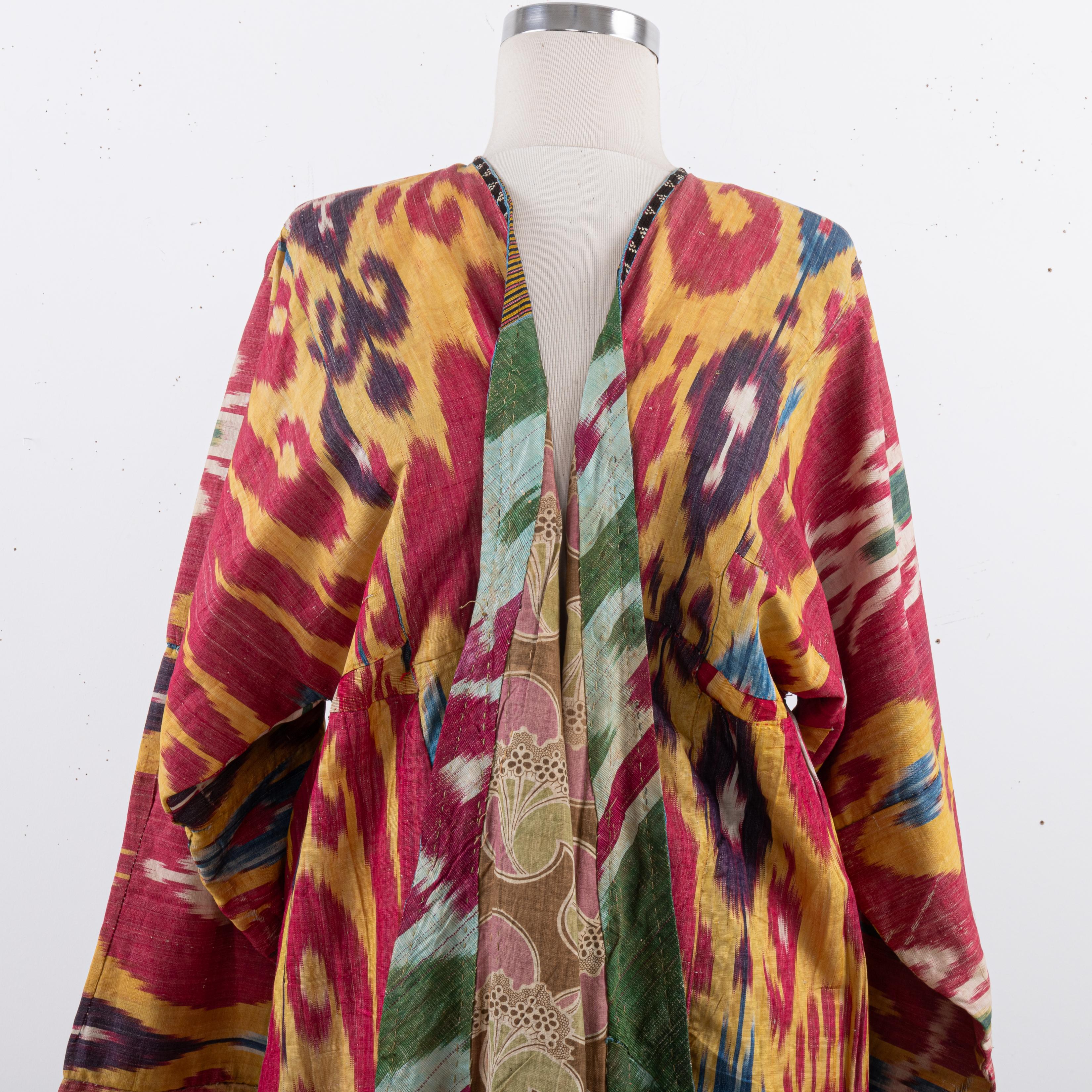 Silk and Cotton  Ikat Chapan, Uzbekistan, Late 19th Century. For Sale 5