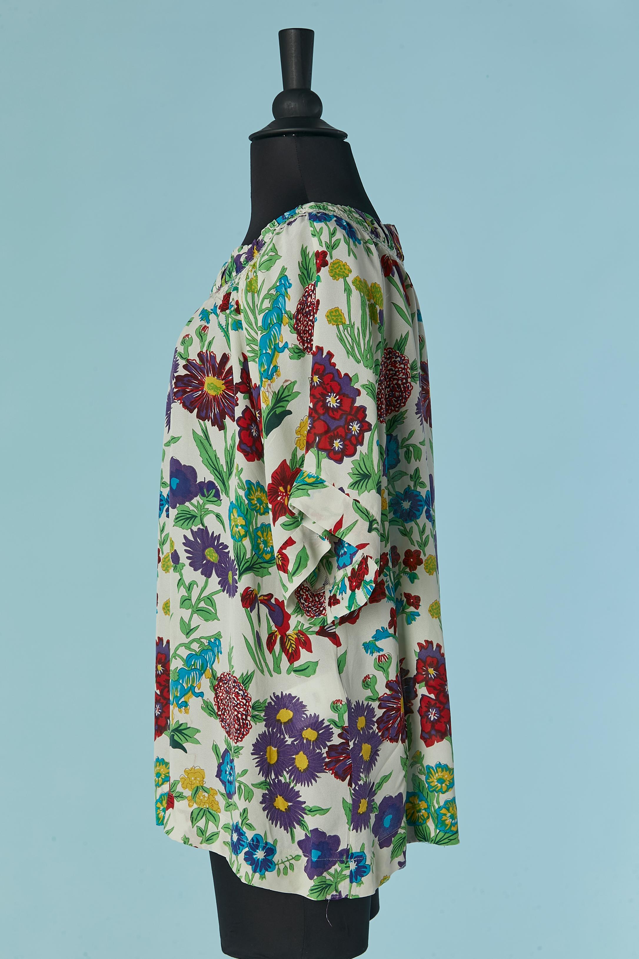 Silk and rayon blouse with flower print SEE by Chloé In Excellent Condition For Sale In Saint-Ouen-Sur-Seine, FR