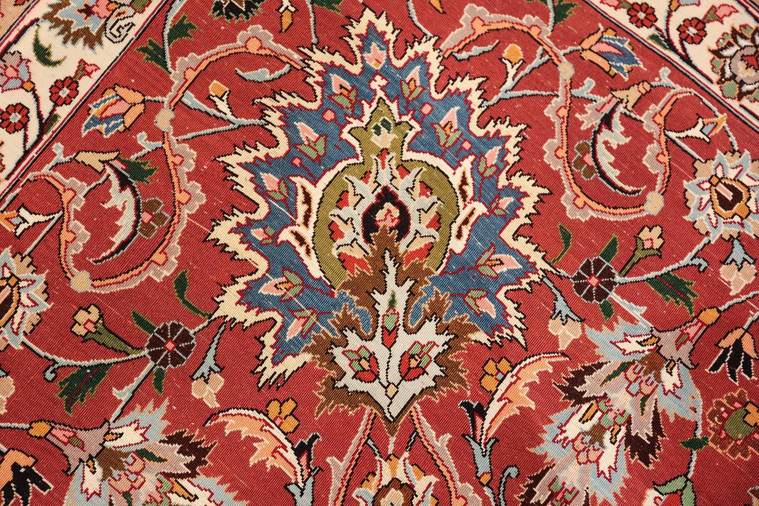 Magnifique tapis persan vintage Khorassan en soie et laine finement fleuri, pays d'origine / type de tapis : tapis persan vintage, date : circa fin du 20ème siècle. Dimensions : 11 ft 3 in x 16 ft 6 in (3,43 m x 5,03 m).
