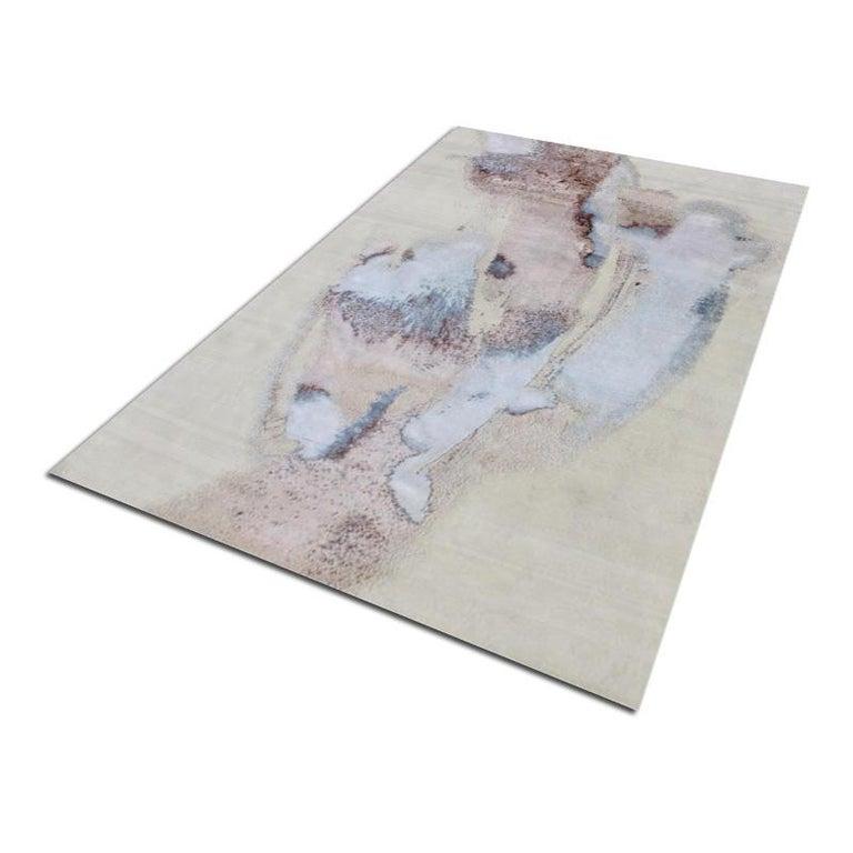 Contemporary rug handcrafted in the craft workshops that the Zigler firm has.
- Made with aged wool and silk
- Measures: 3.60 x 2.70 m
- Having no borders this type of pieces will focus perfectly on a decorative environment
- Soft, quiet and