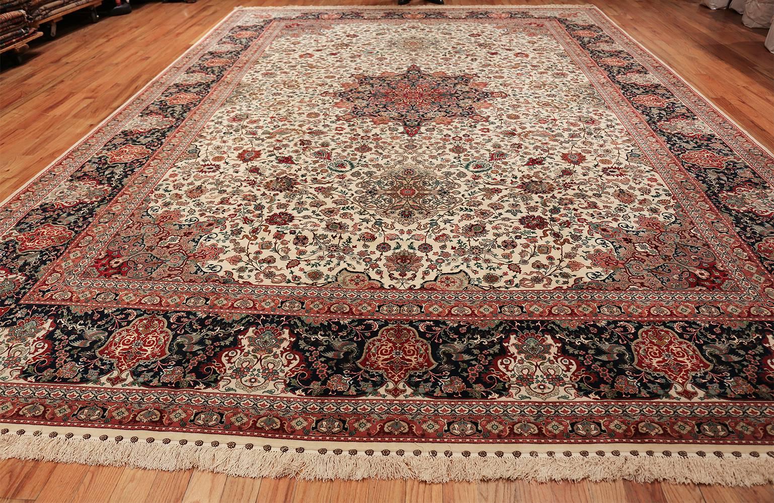 Silk and Wool Large Vintage Tabriz Persian Rug. Size: 11 ft 6 in x 16 ft 6 in 1