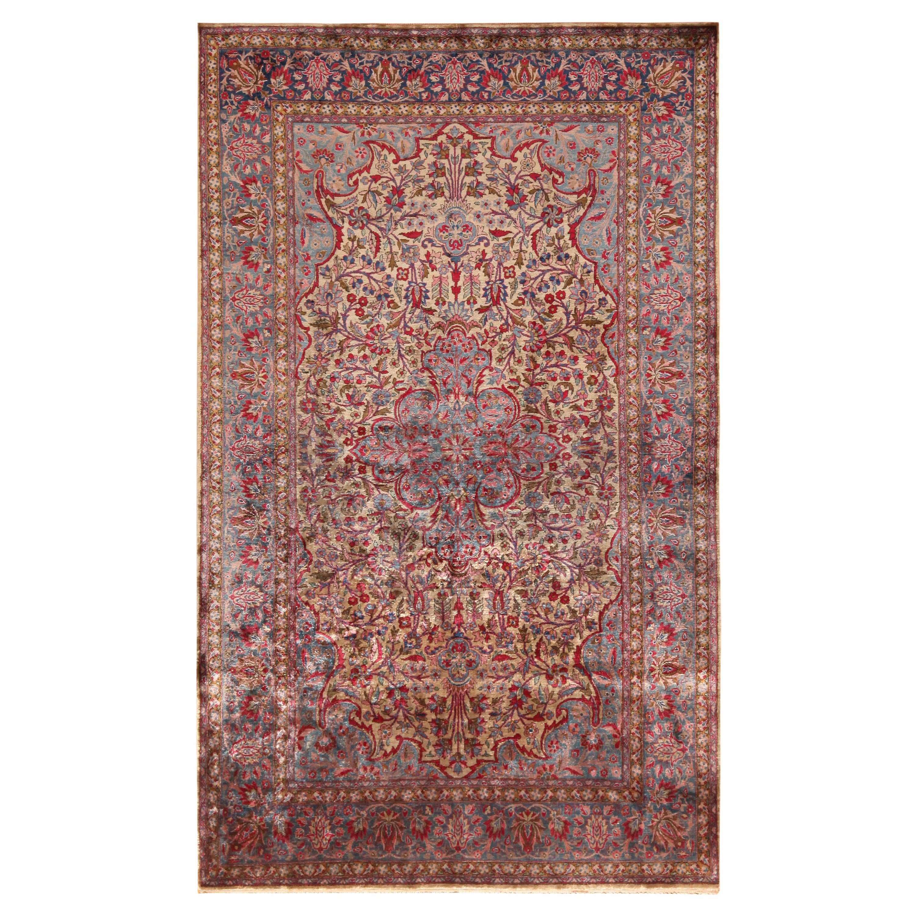 Alfombra Persa Kashan Antigua de Seda. 4 pies 3 pulgadas x 6 pies 11 pulgadas