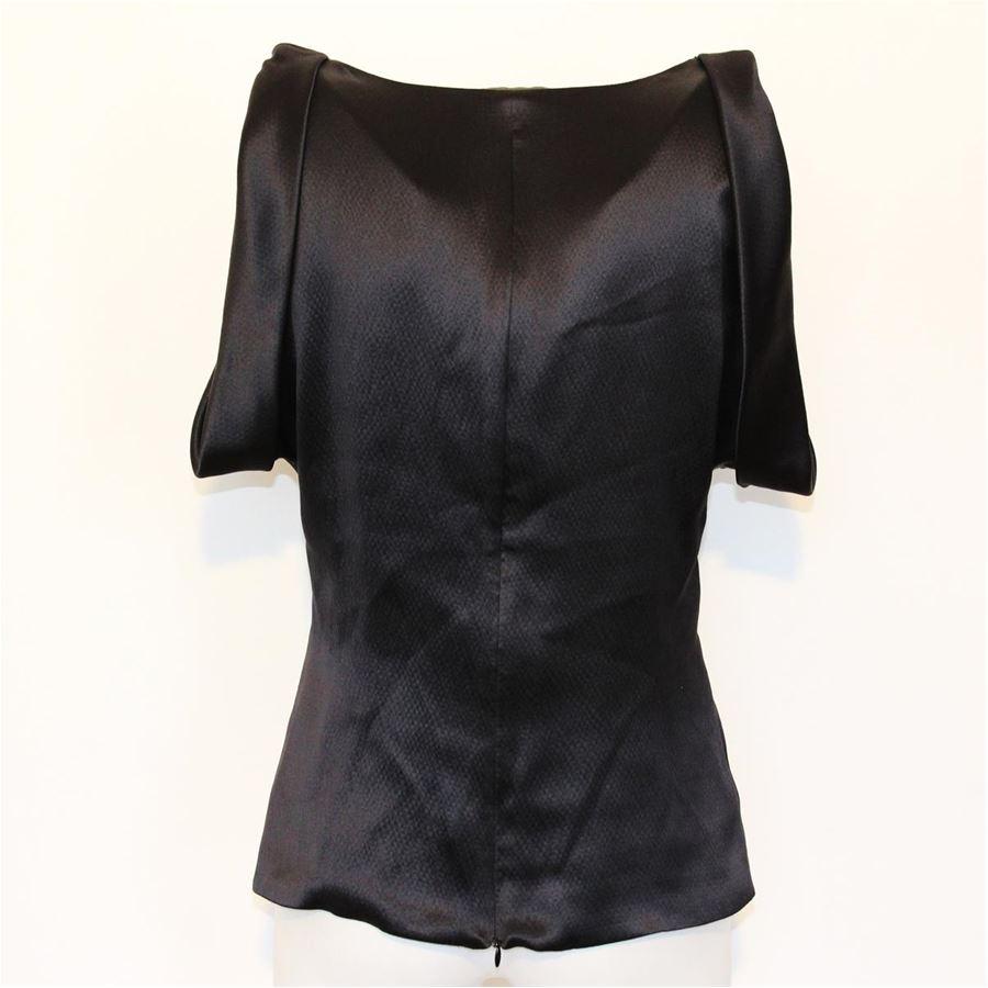 Silk Black color Short sleeve Back zip Lenght from shoulder cm 59 (23.22 inches)
