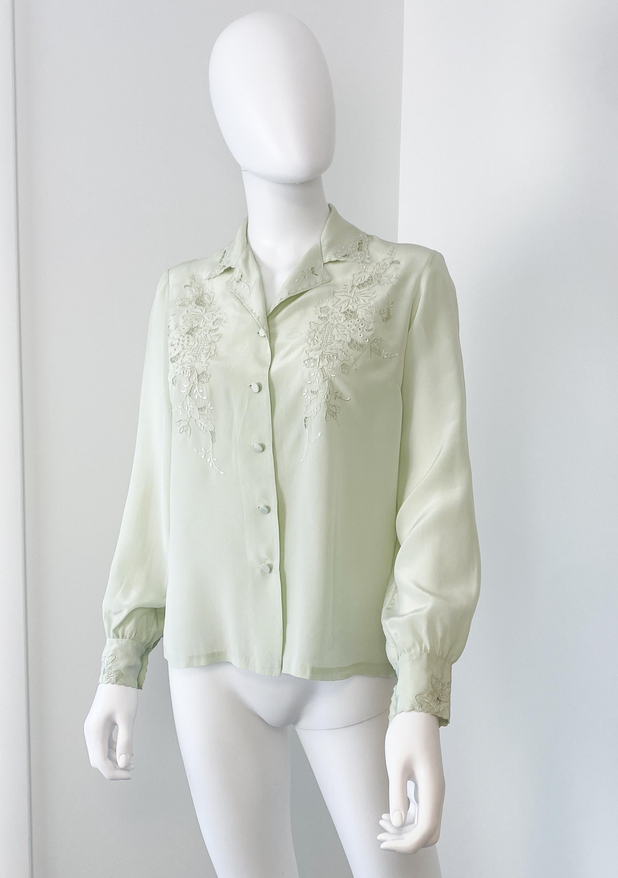 Donna Top-Light in seta verde mandorla con ricamo Taglia 8, anni '60 in vendita