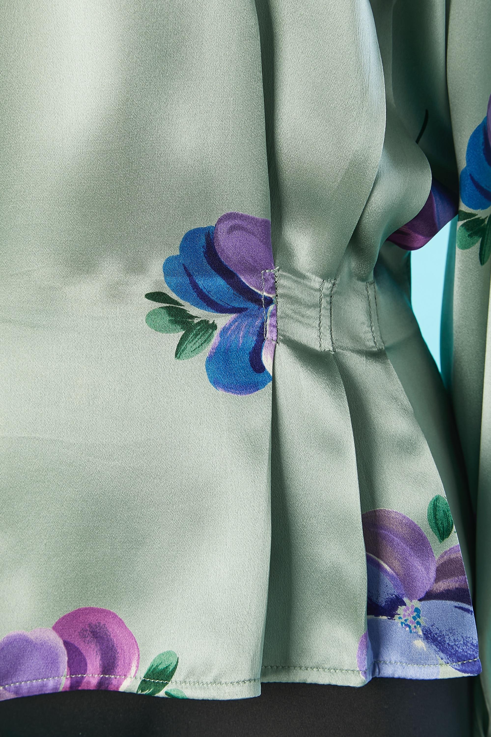 Silk blouse with flower print Ungaro Parallèle  In Excellent Condition For Sale In Saint-Ouen-Sur-Seine, FR