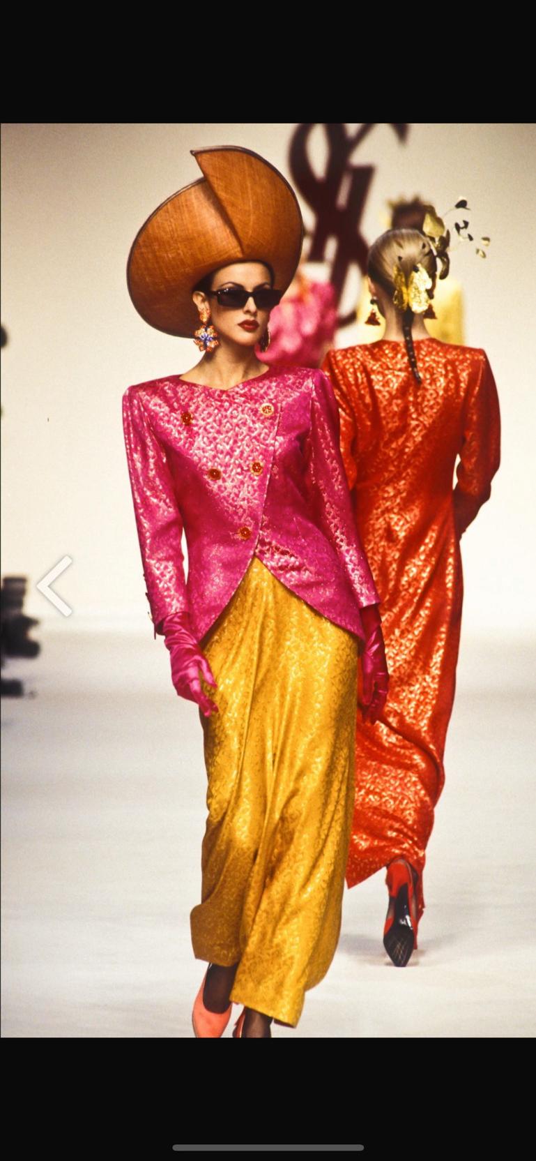 Completo giacca e gonna in broccato di seta Yves Saint Laurent RIVE Gauche 1993 in vendita 7