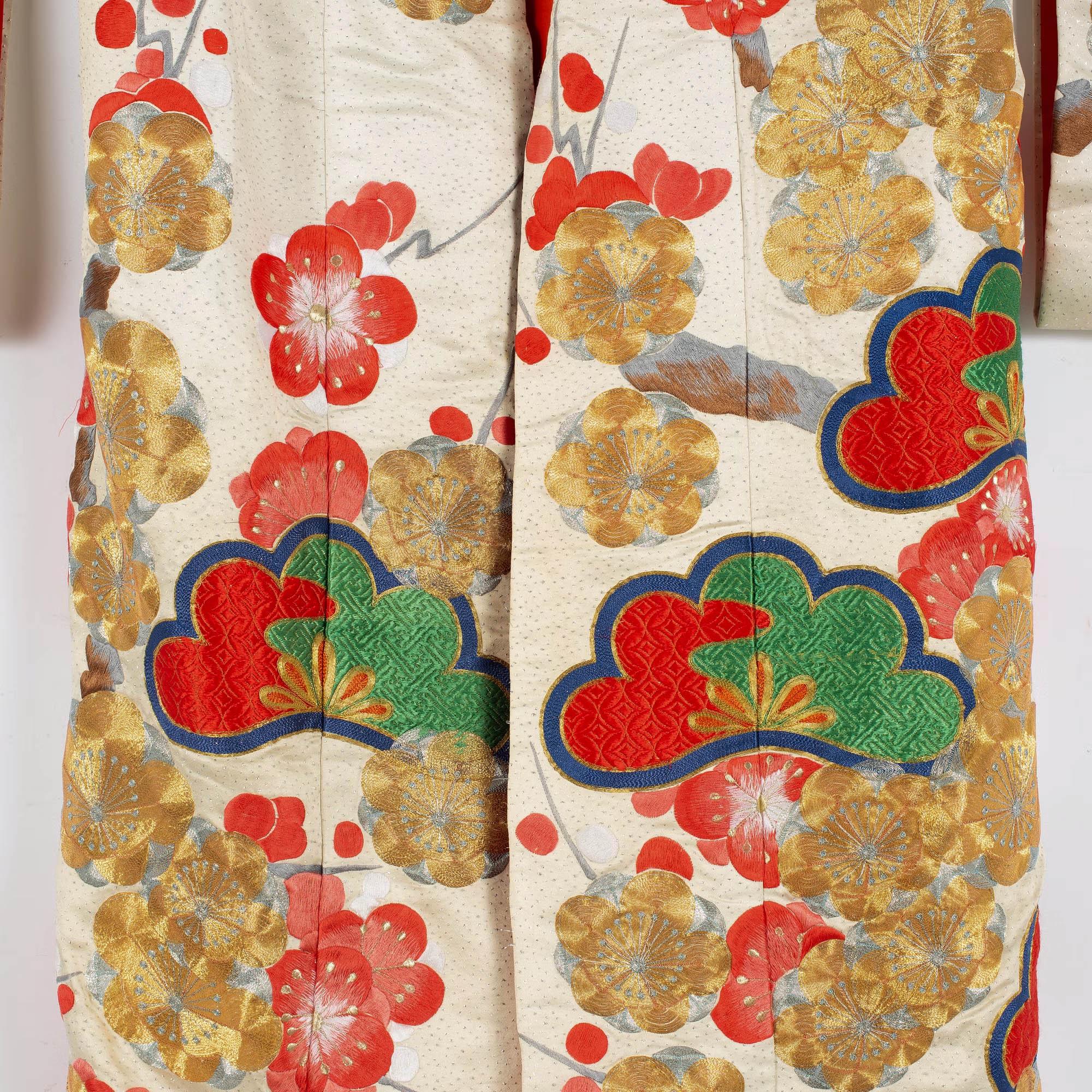 Abito da cerimonia Kimono giapponese in broccato di seta in vendita 6
