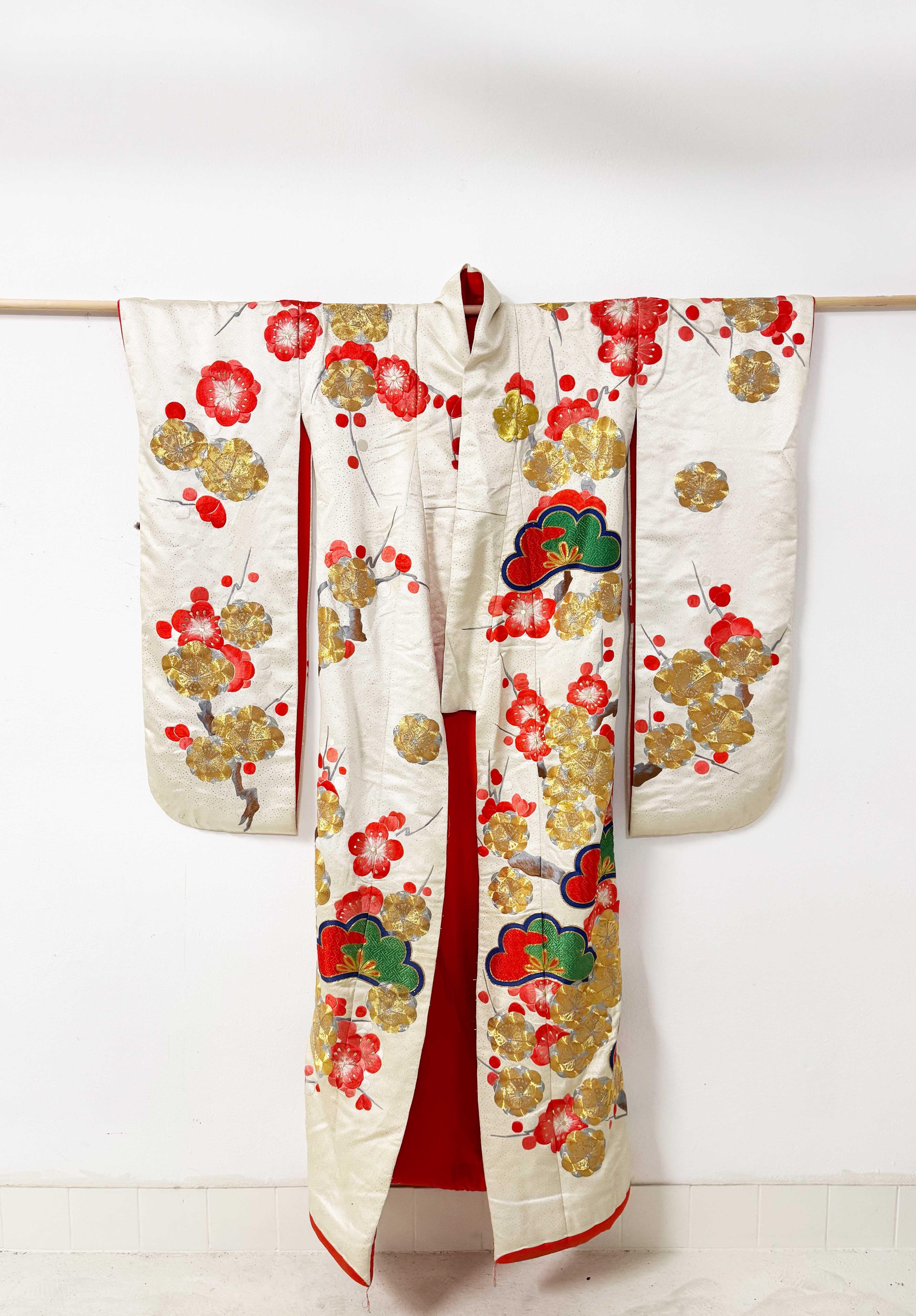 Abito da cerimonia Kimono giapponese in broccato di seta in vendita 9
