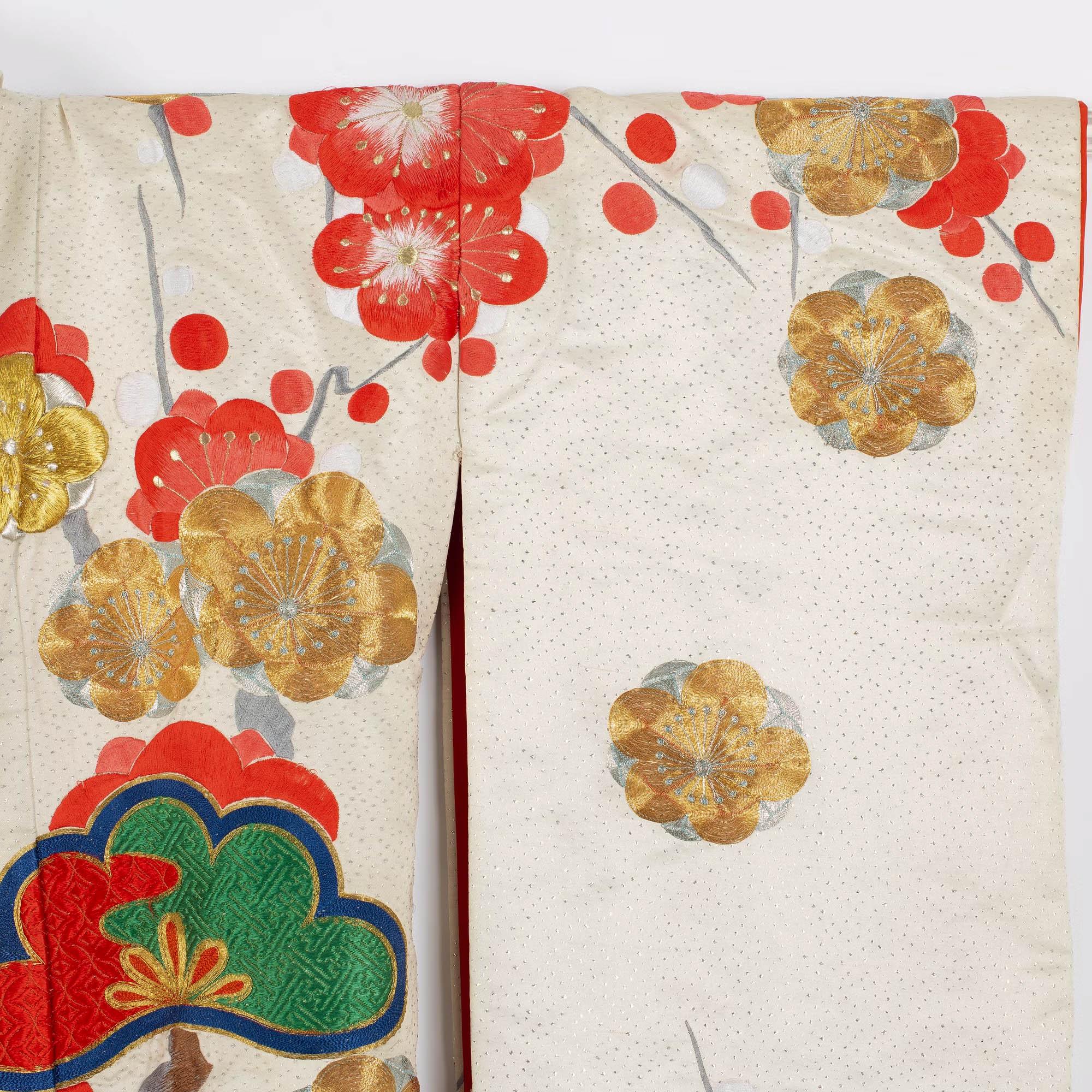 Abito da cerimonia Kimono giapponese in broccato di seta In condizioni buone in vendita a Vienna, AT