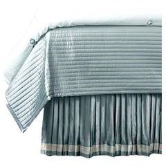 Gonna da letto Queen in seta Charmeuse con piega a coltello e spille, nuova, ardesia, verde acqua e sabbia