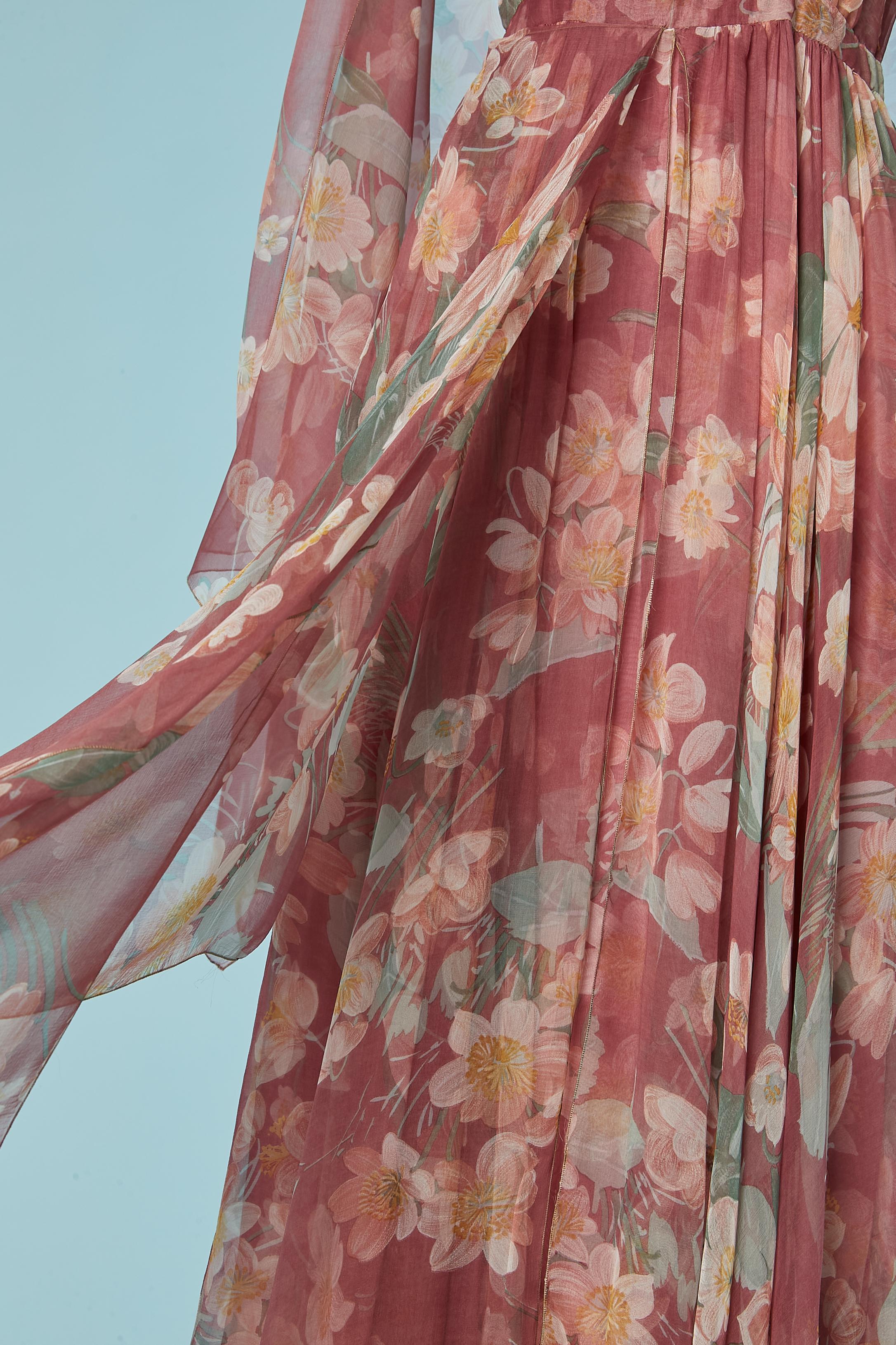 Abendkleid aus Seidenchiffon mit Blumendruck und Schal DANIEL ROLAND (Braun) im Angebot