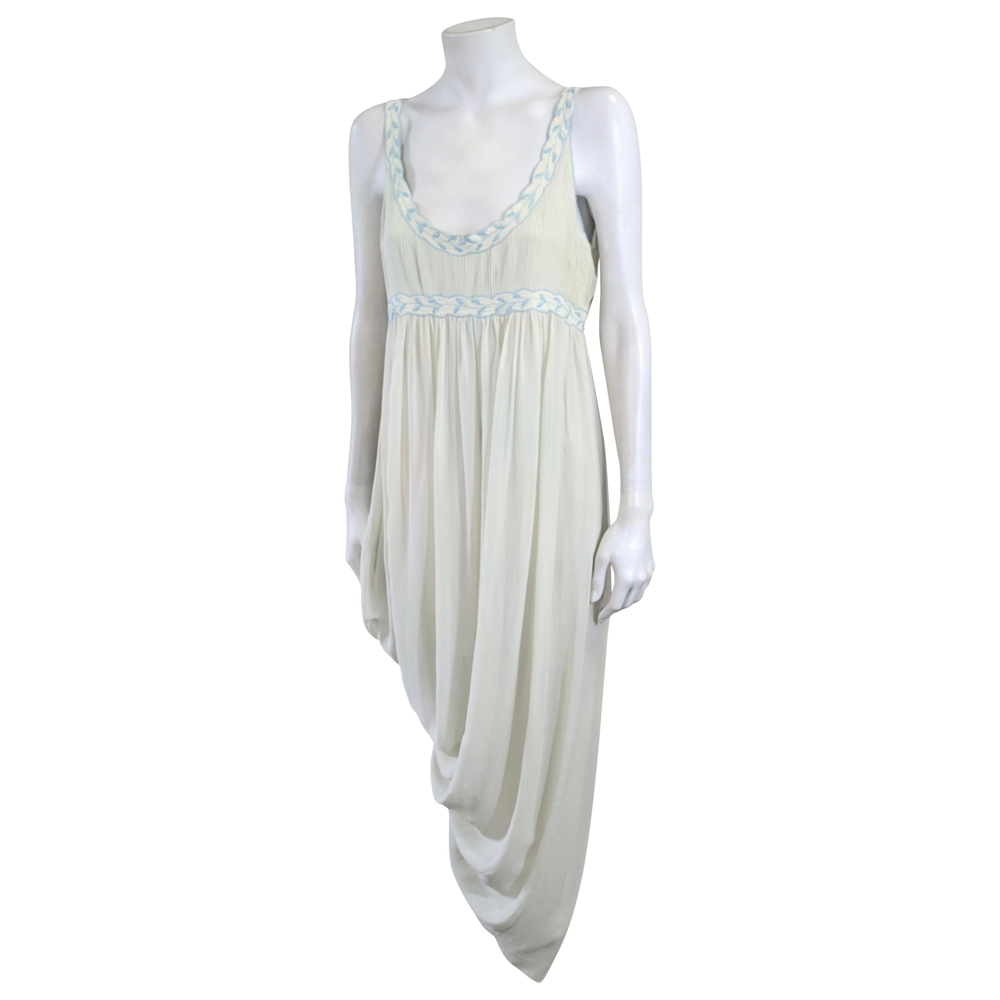 Vestido de gasa de seda seafoam, bordado a mano