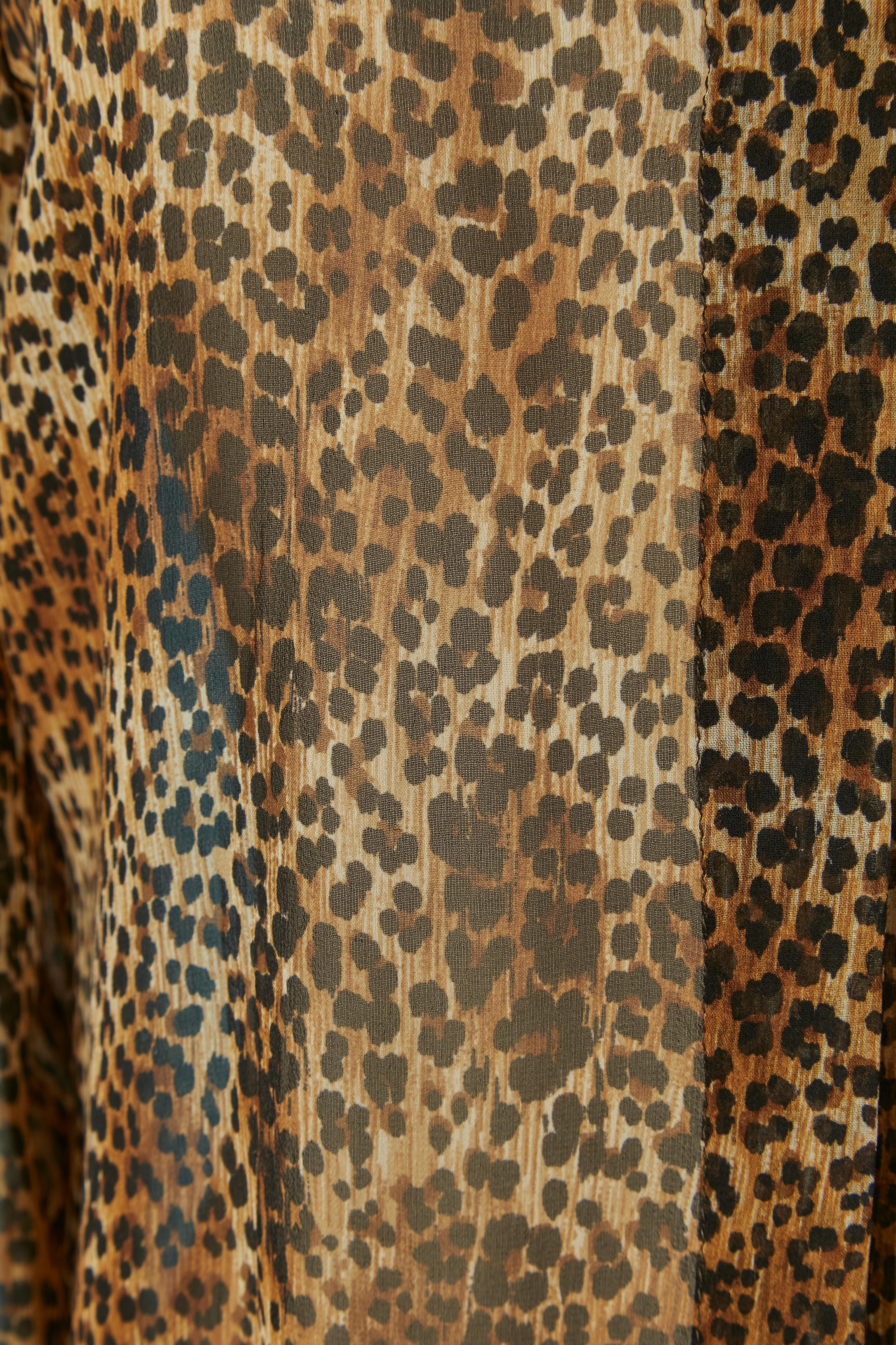 Marrone Camicia in chiffon di seta con stampa leopardata e papillon UNGARO PARALLÈLE in vendita