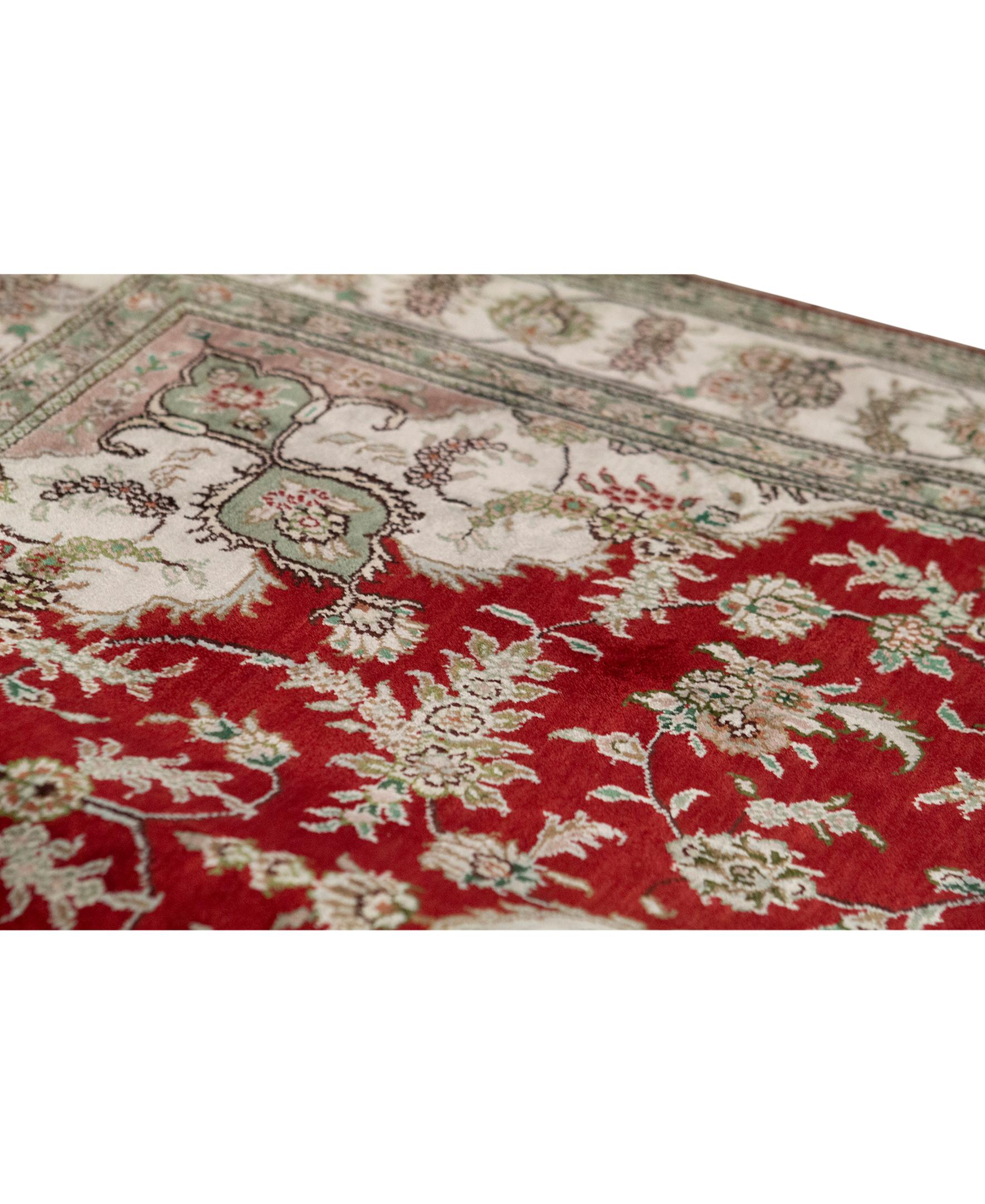 Chinese Traditional Handwoven Luxury Silk Red / Ivory Area Rug For Sale