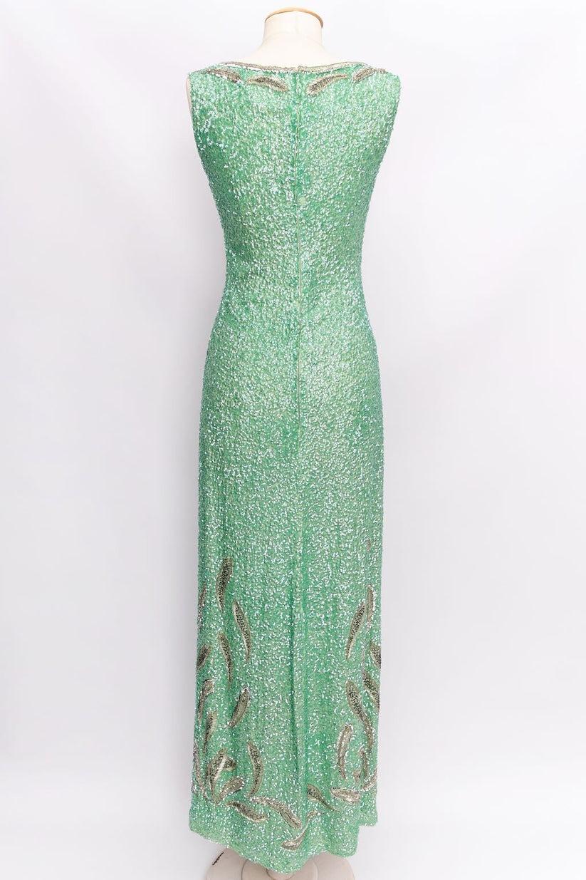 Silk Dress Embroidered with Sequins, 1960s-1970s In Excellent Condition For Sale In SAINT-OUEN-SUR-SEINE, FR
