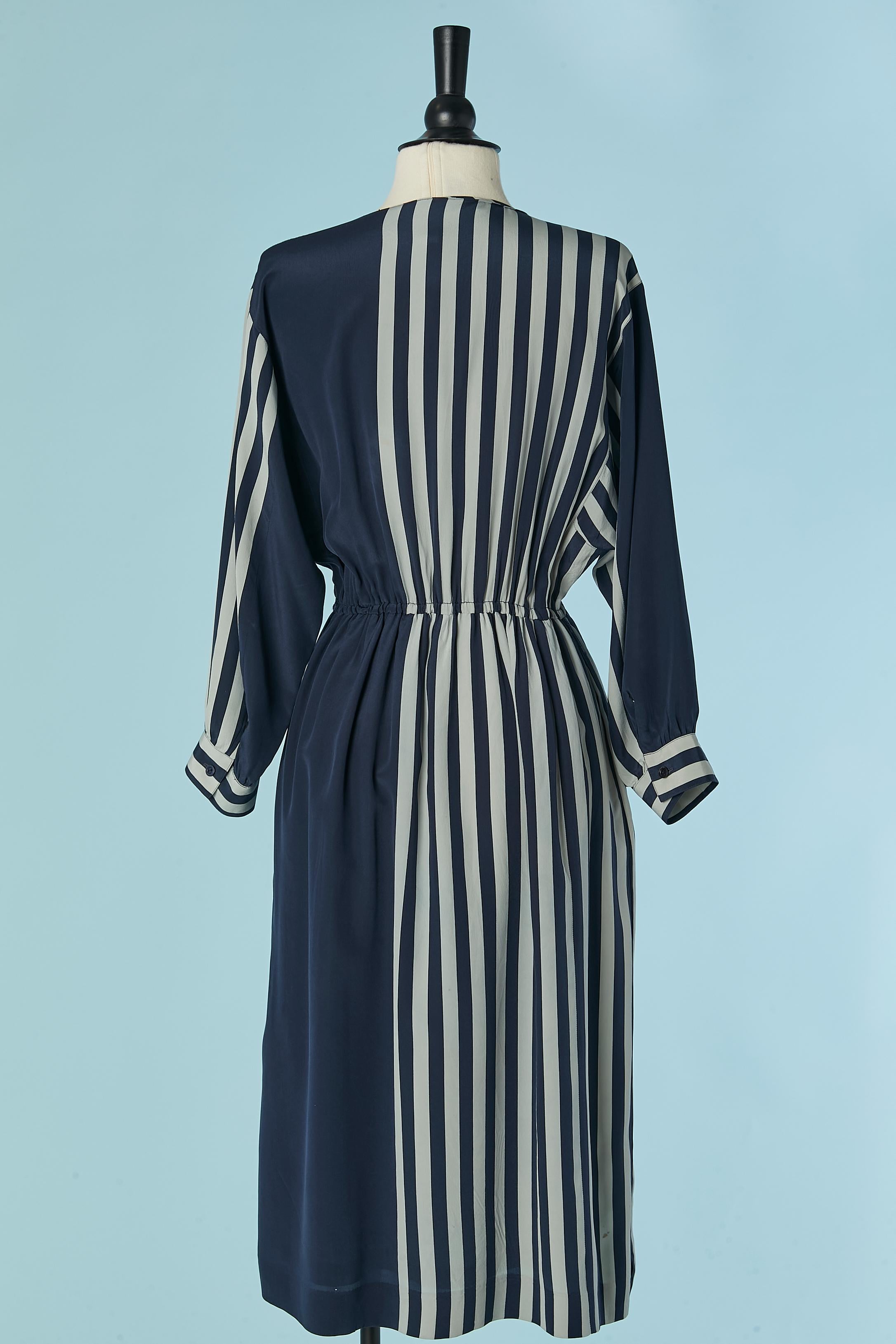 Silk dress with striped pattern Louis Féraud Circa 1970's In Excellent Condition For Sale In Saint-Ouen-Sur-Seine, FR