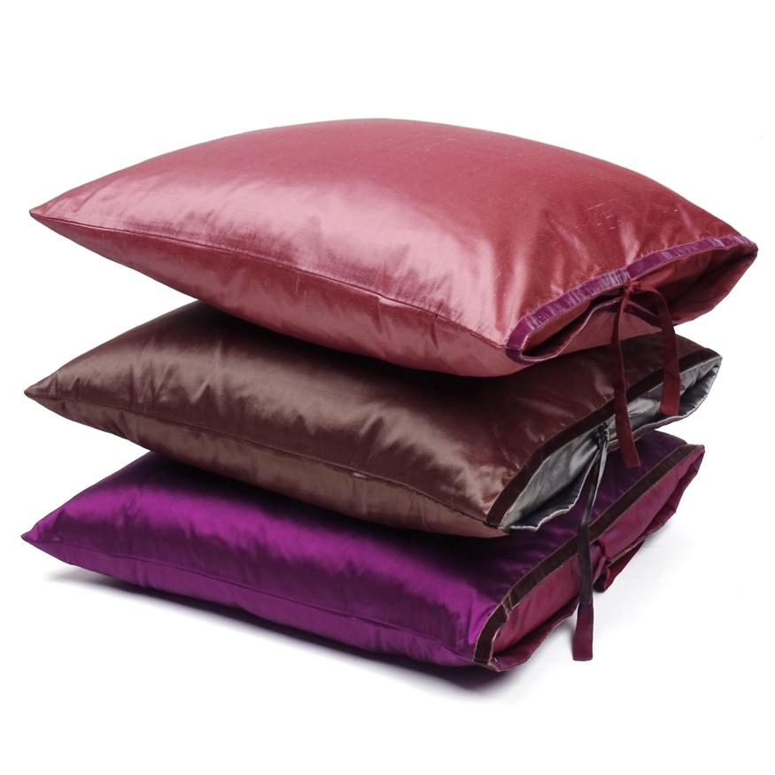 Almohada Dupioni de seda malva Estadounidense en venta