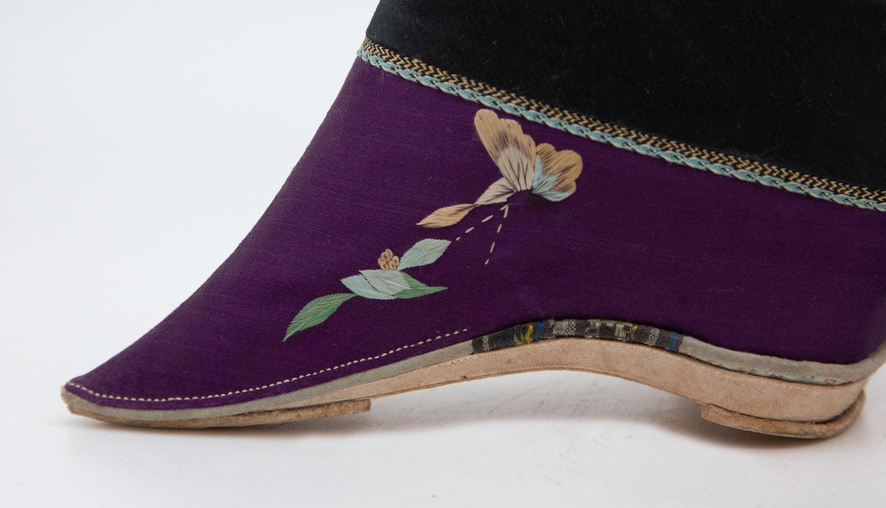 Leather Silk Embroidered Chinese Bound Foot Shoes