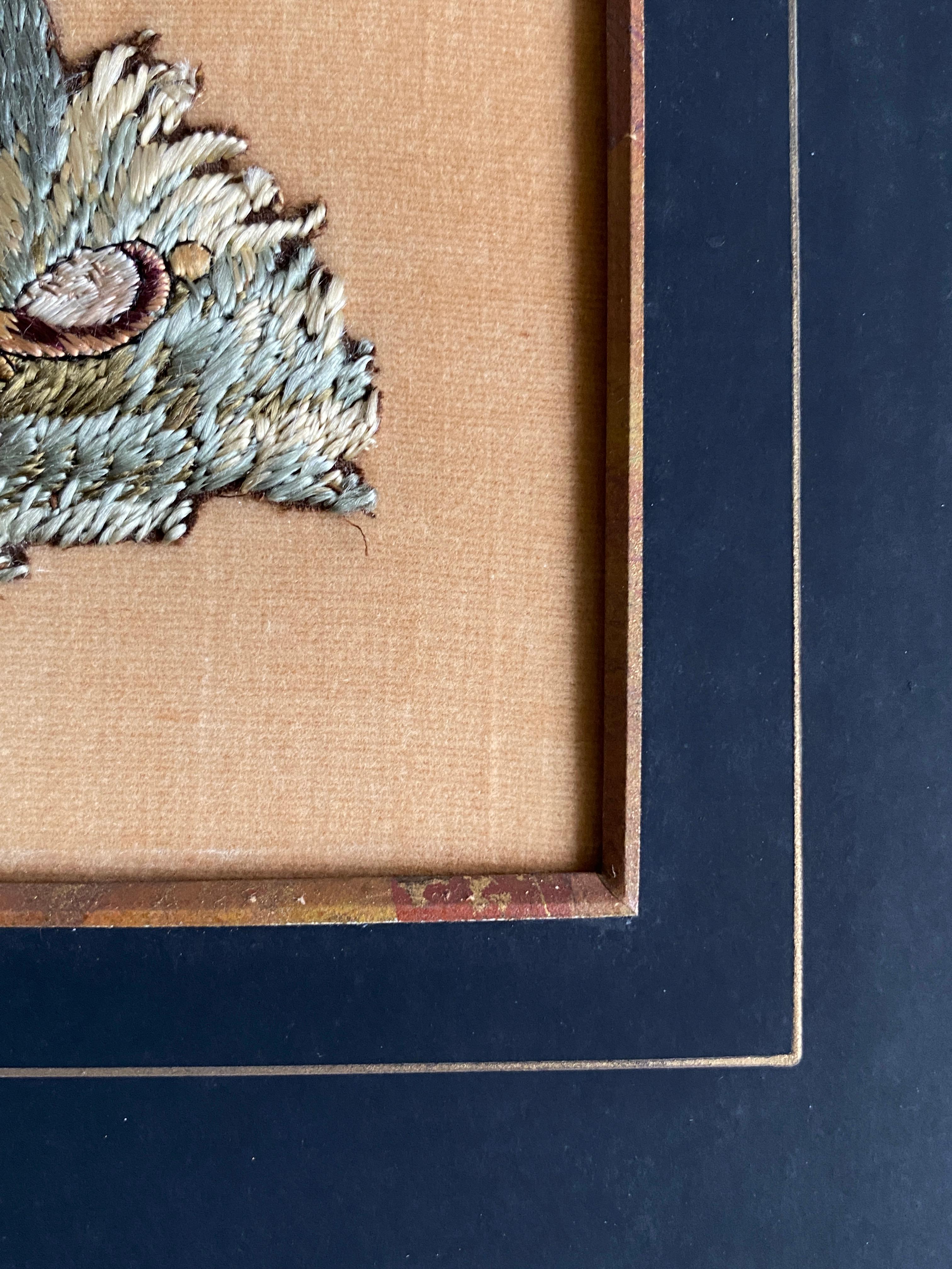 Panneau d'image monté en broderie à l'aiguille sur soie 19e siècle en vente 2