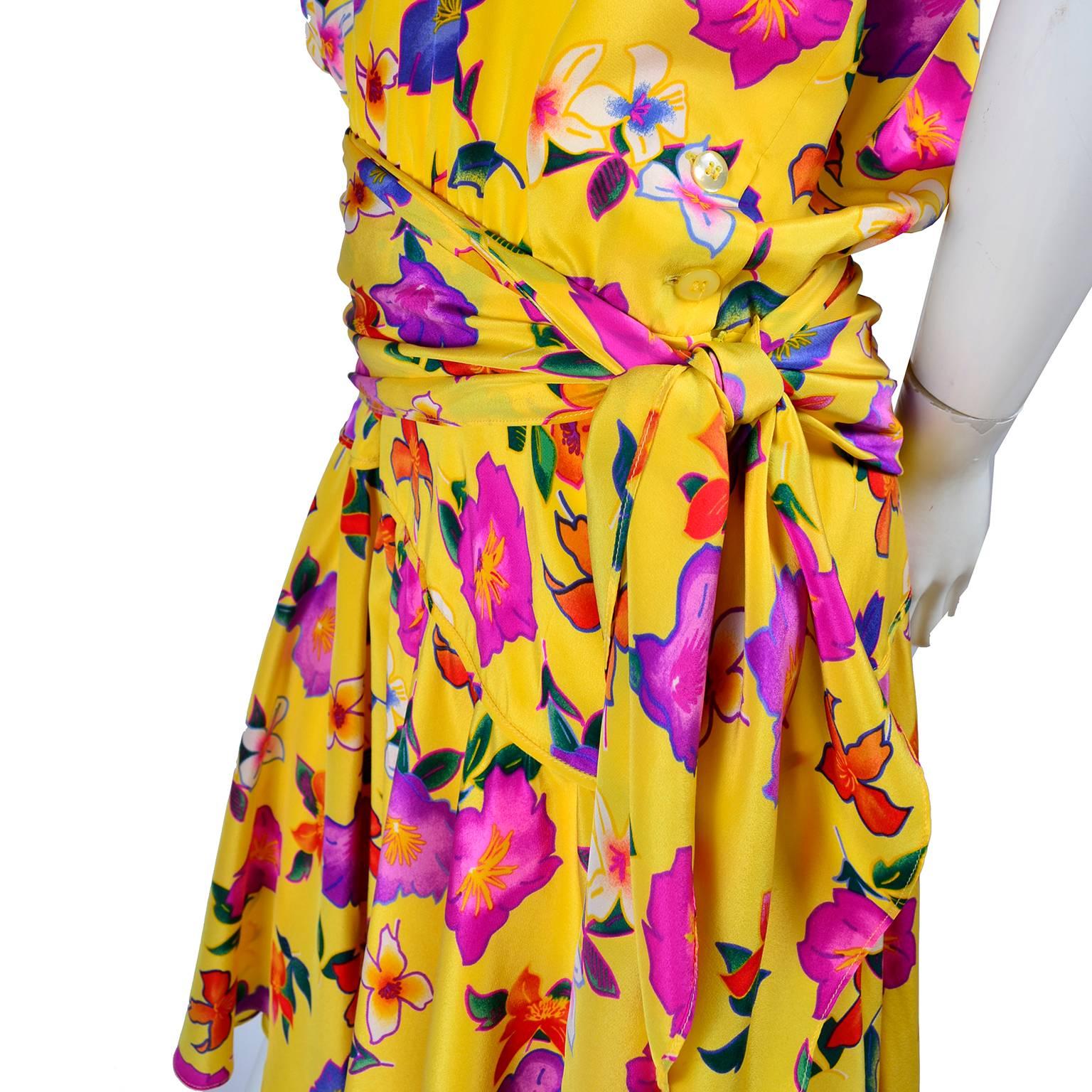 Vintage Escada Dress in a Yellow Floral Silk Print by Margaretha Ley Size 8/10 For Sale 1