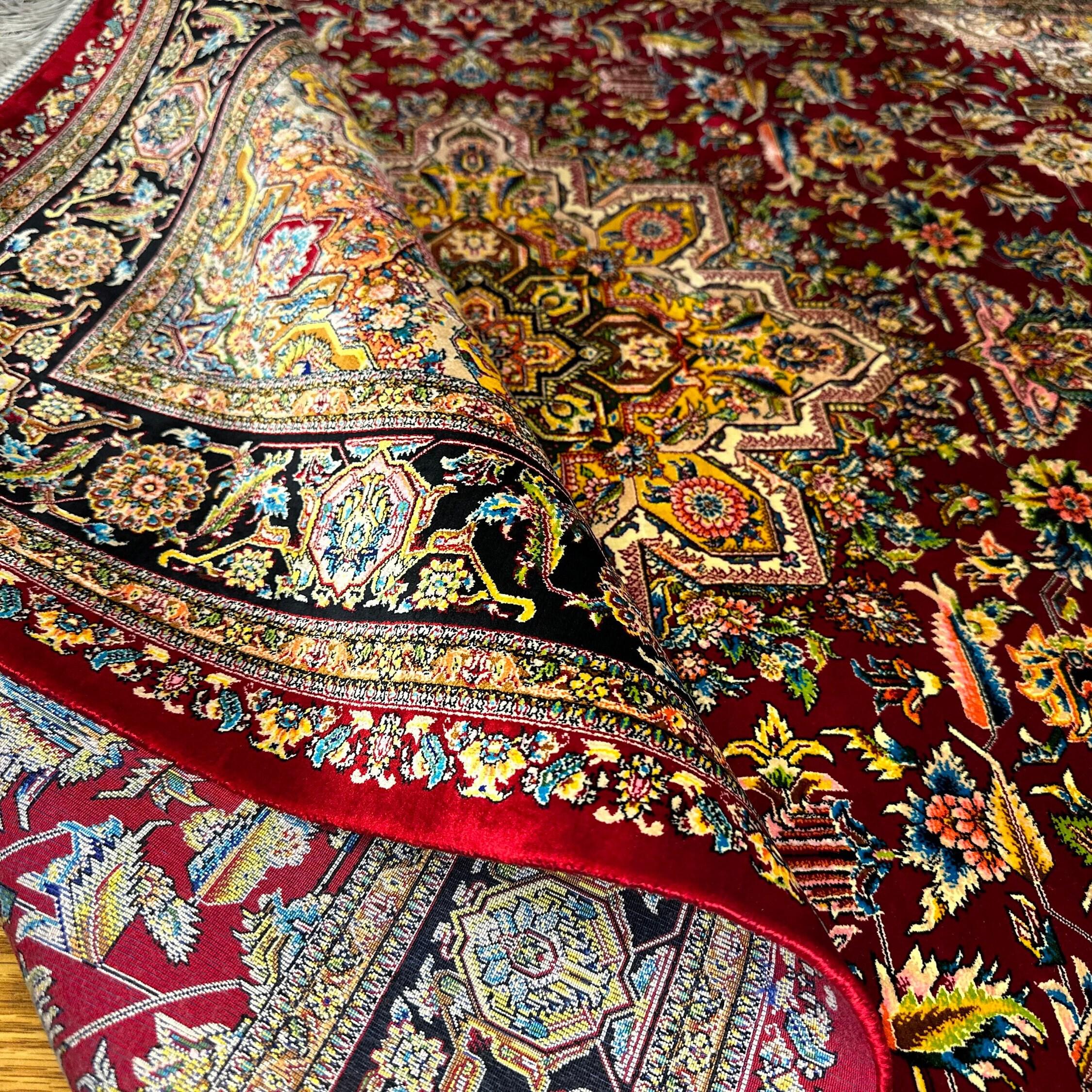 Modern Persian Silk Carpet in 17th Century Isfahan Medallion Design - in stock For Sale 1