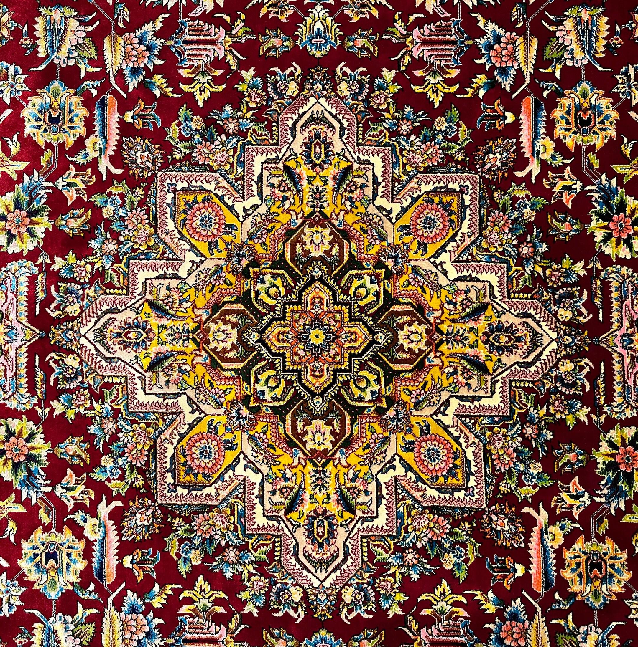 Modern Persian Silk Carpet in 17th Century Isfahan Medallion Design - in stock For Sale 2