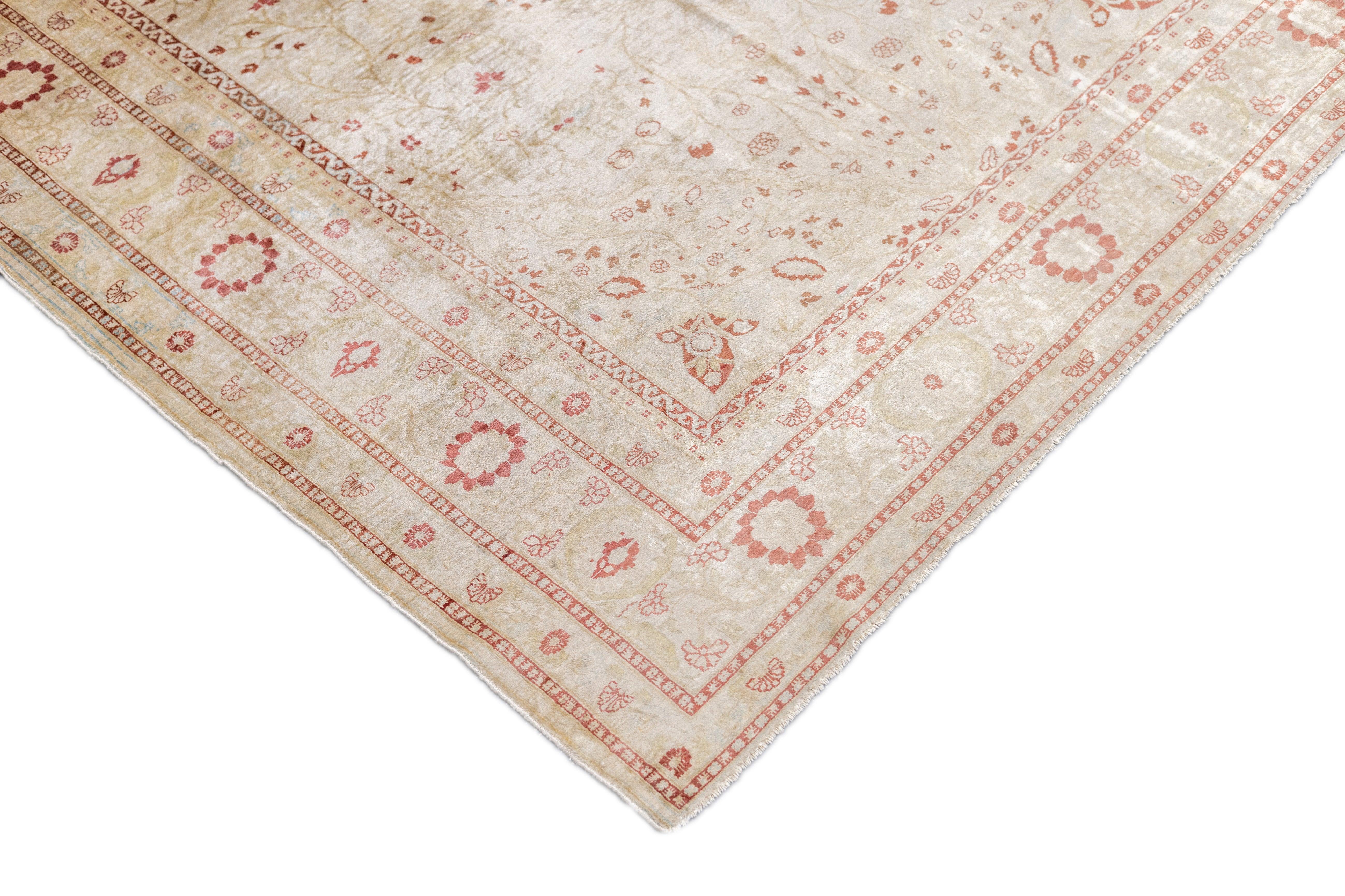 Seide Haji Jalili Tabriz Teppich 4'2'' x 5'1'' (Persisch) im Angebot