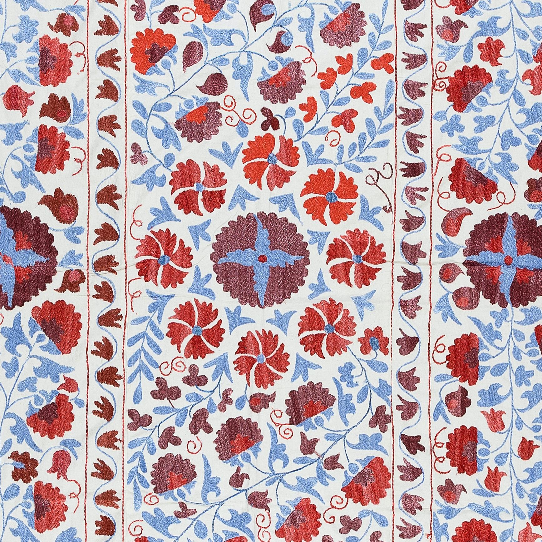 4.8x6.8 Ft Embroidered Bed Cover, New Wall Hanging, Uzbek Tapestry, Silk Throw In New Condition For Sale In Spring Valley, NY