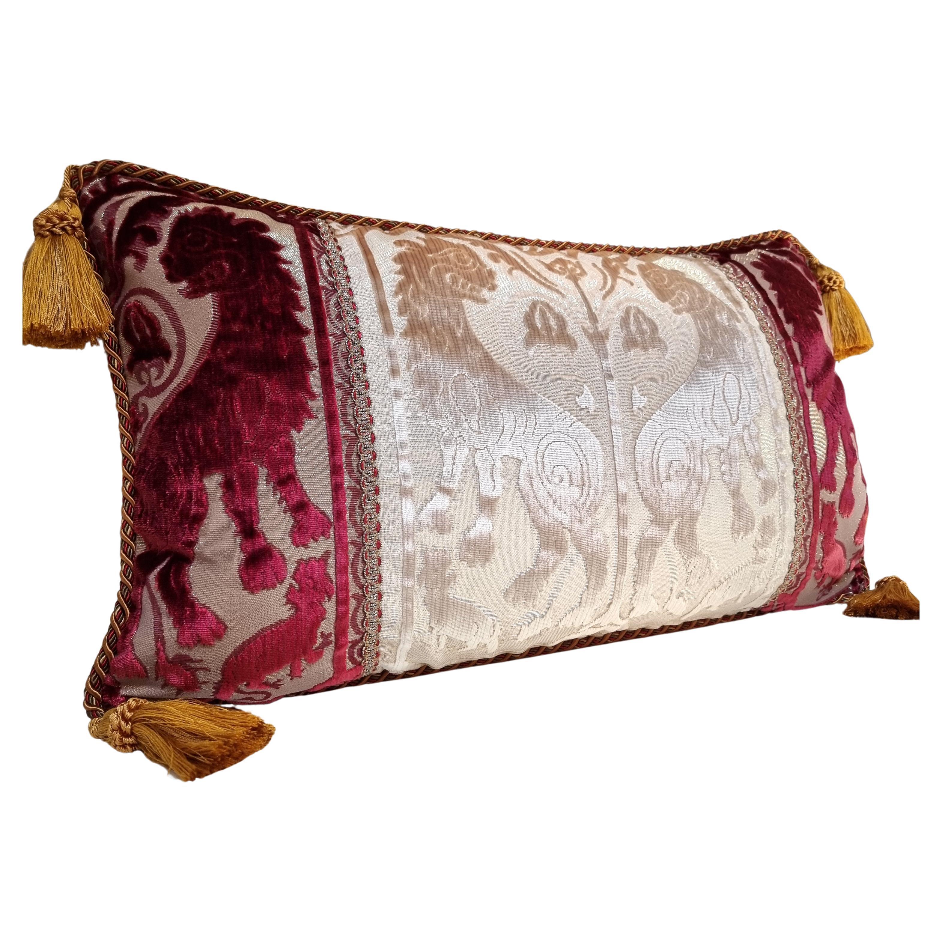 This amazing decorative lumbar pillow with gold tassel at the four corners is handmade using the iconic Leoni Bizantini - XII-XIV century design - silk heddle velvet in red and ivory color from 