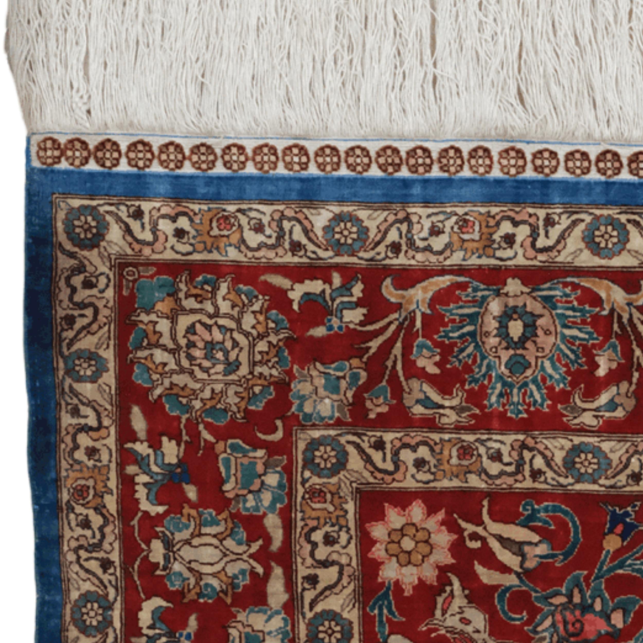 20ième siècle Tapis de prière en soie Hereke - Milieu du XXe siècle en vente