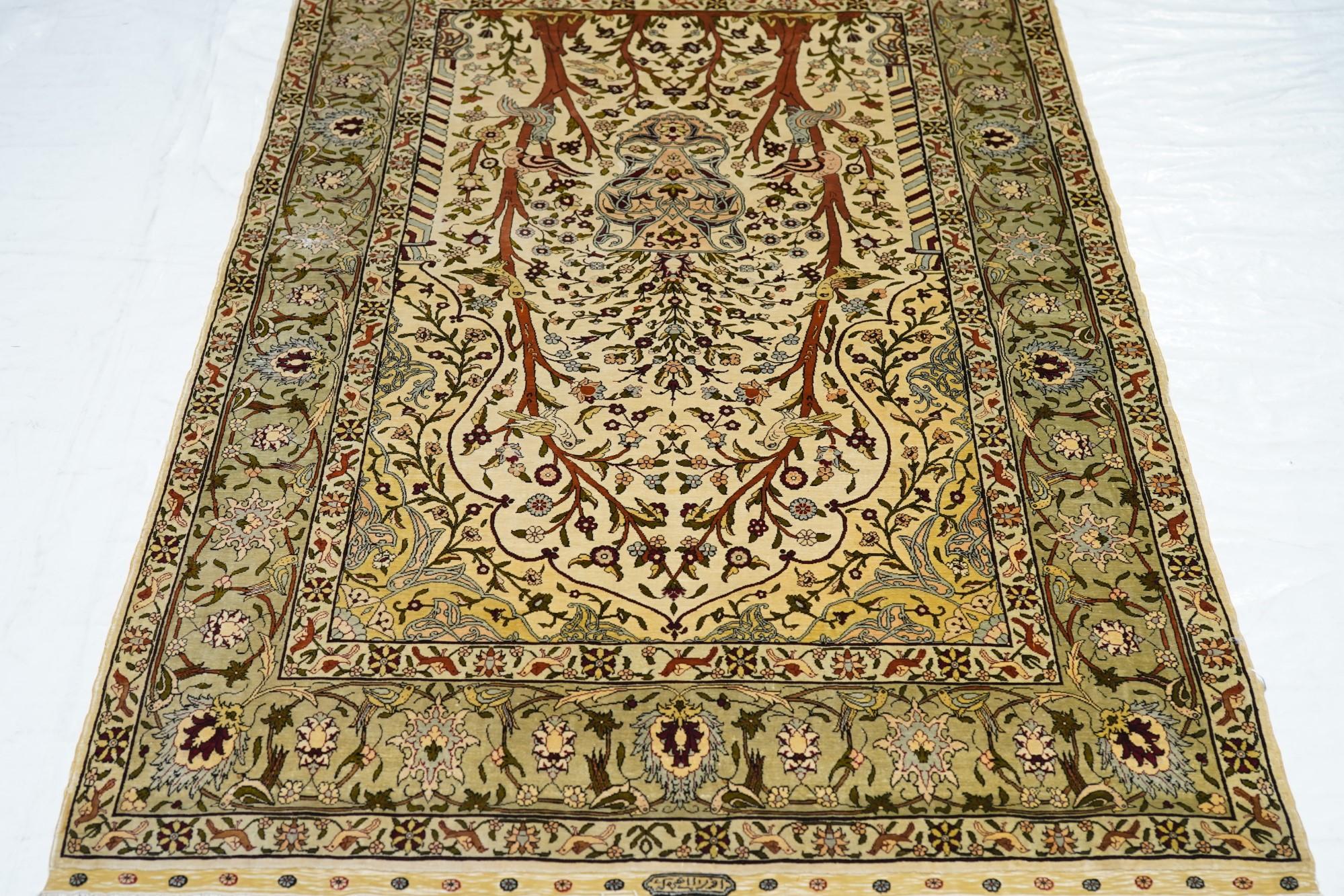 Seta Tappeto in seta turca estremamente fine Hereke 3'4'' x 5'0'' in vendita